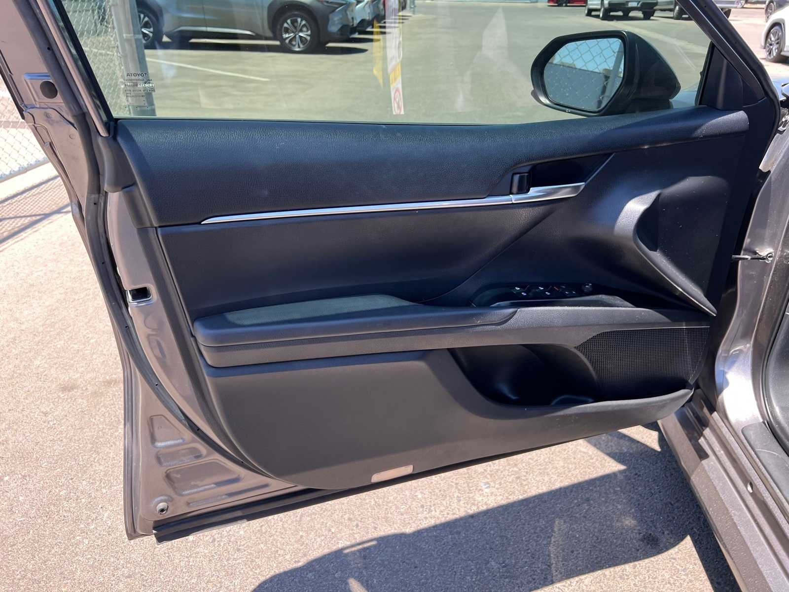Thumbnail: 2019 Toyota Camry - 15