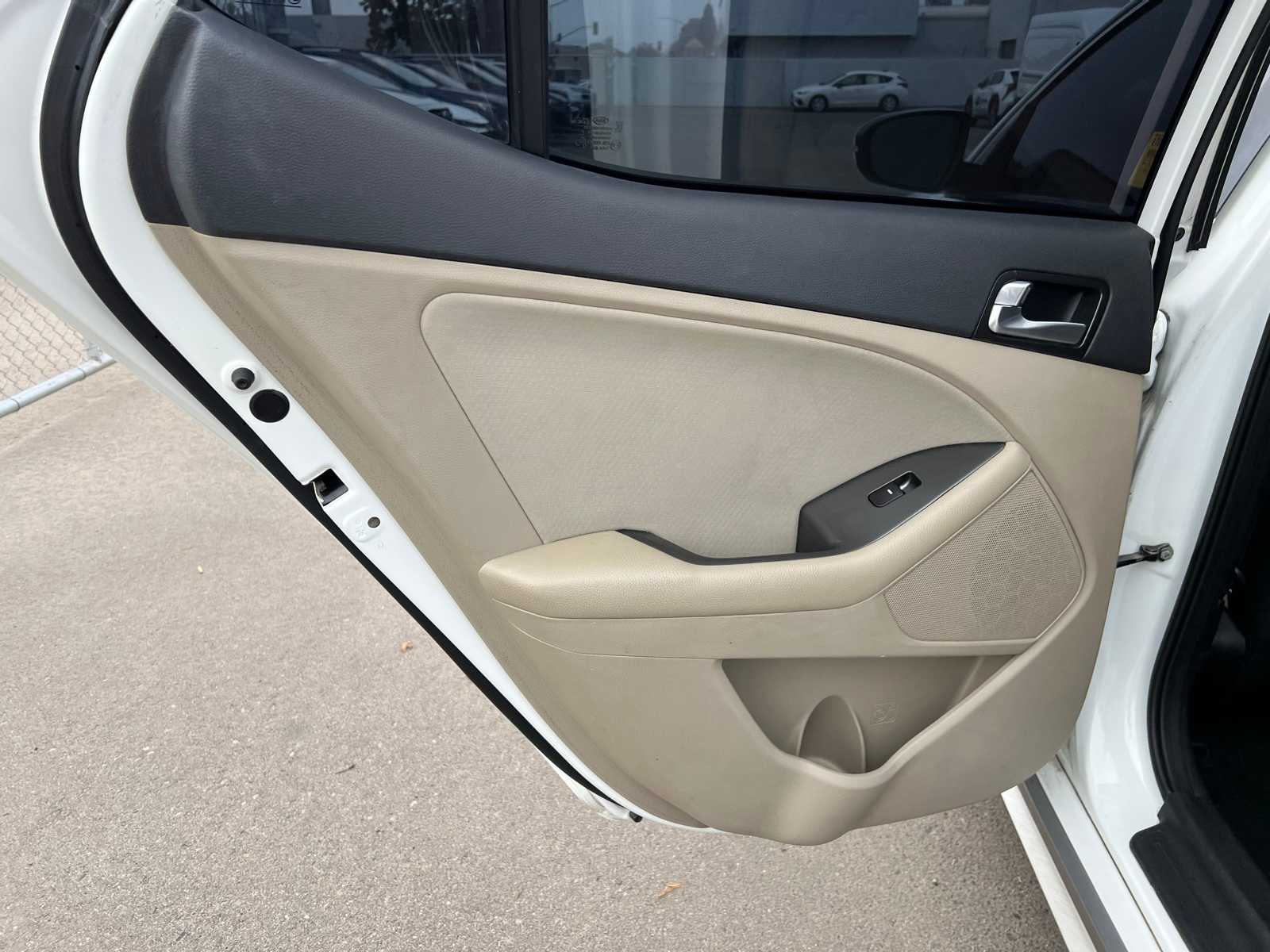 Thumbnail: 2016 Kia Optima - 19