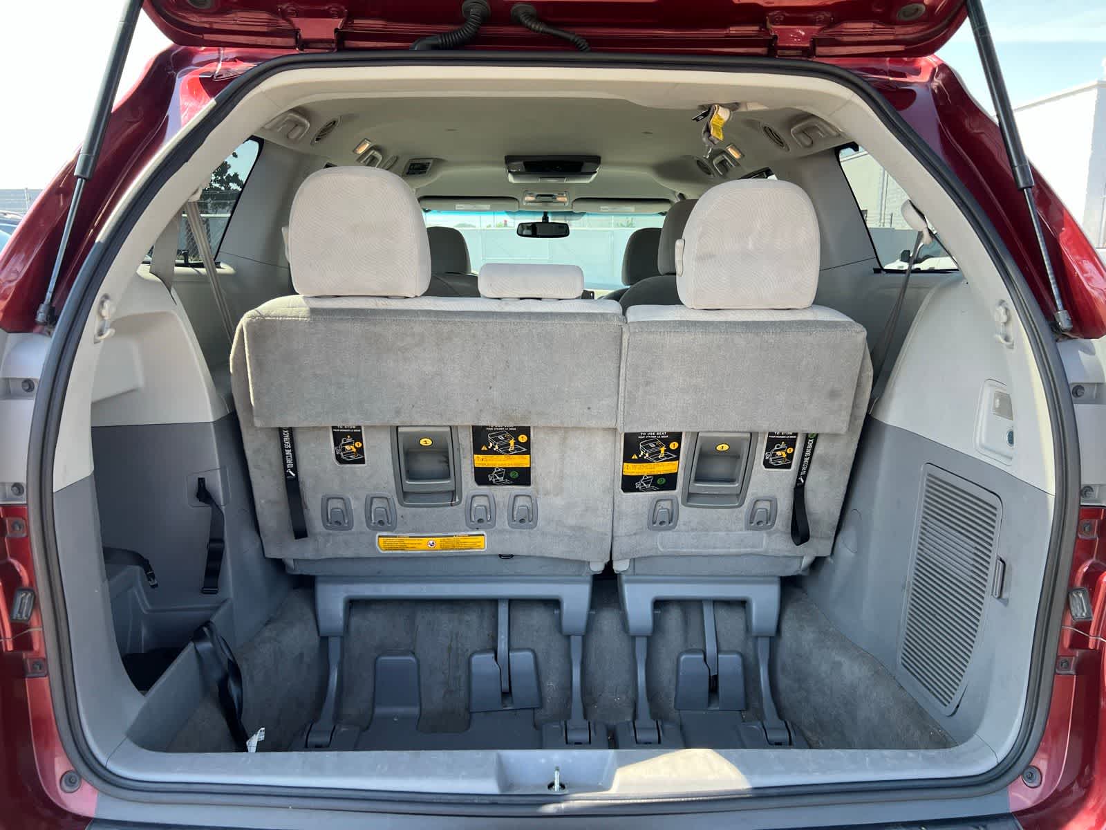 Thumbnail: 2014 Toyota Sienna - 6