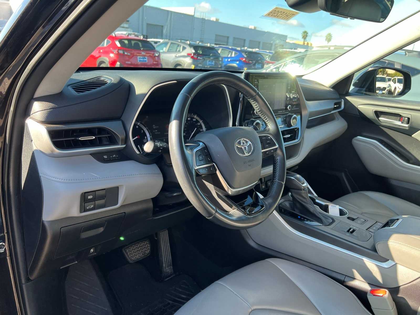 Thumbnail: 2021 Toyota Highlander - 14