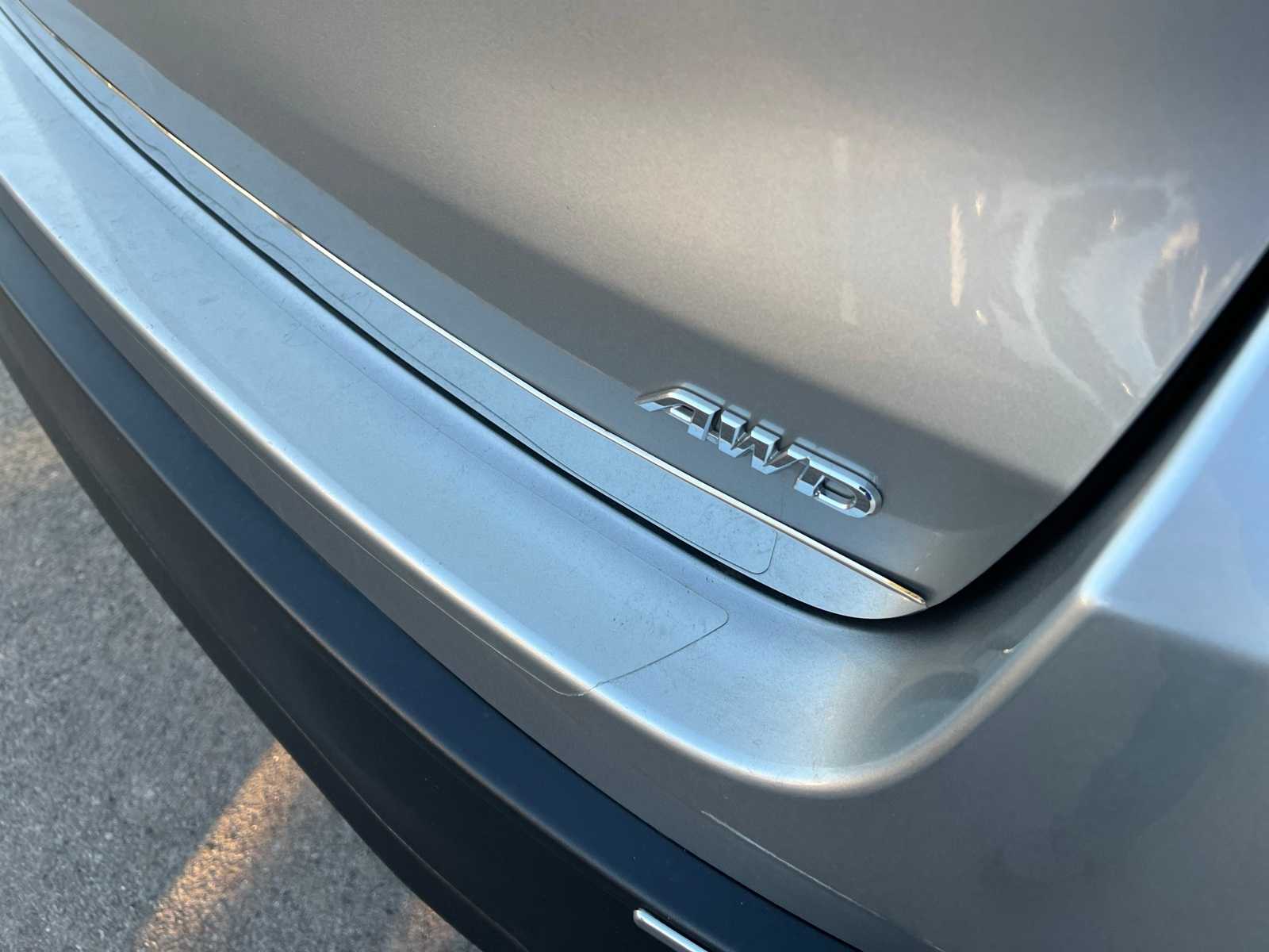 Thumbnail: 2017 Toyota Highlander - 6