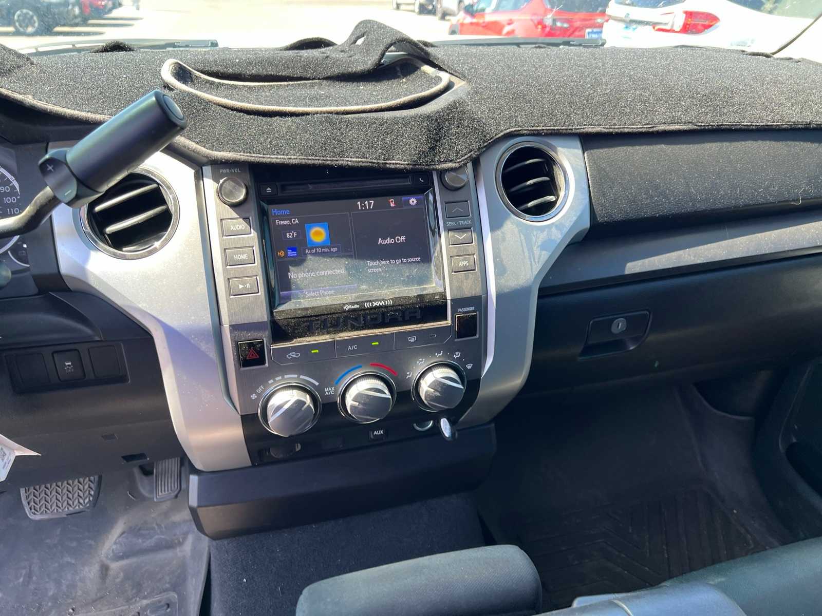 Thumbnail: 2015 Toyota Tundra - 30