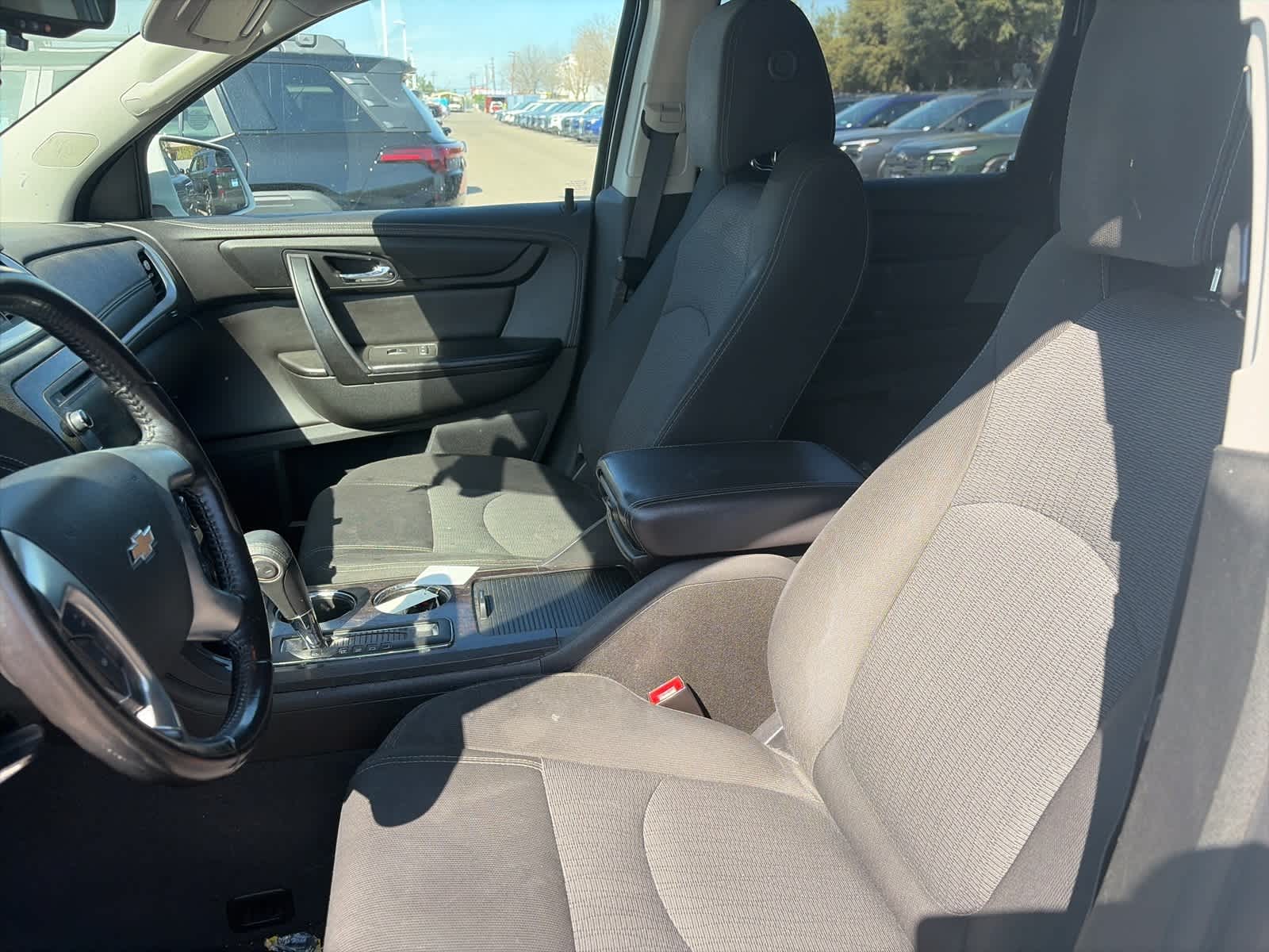 Thumbnail: 2017 Chevrolet Traverse - 25