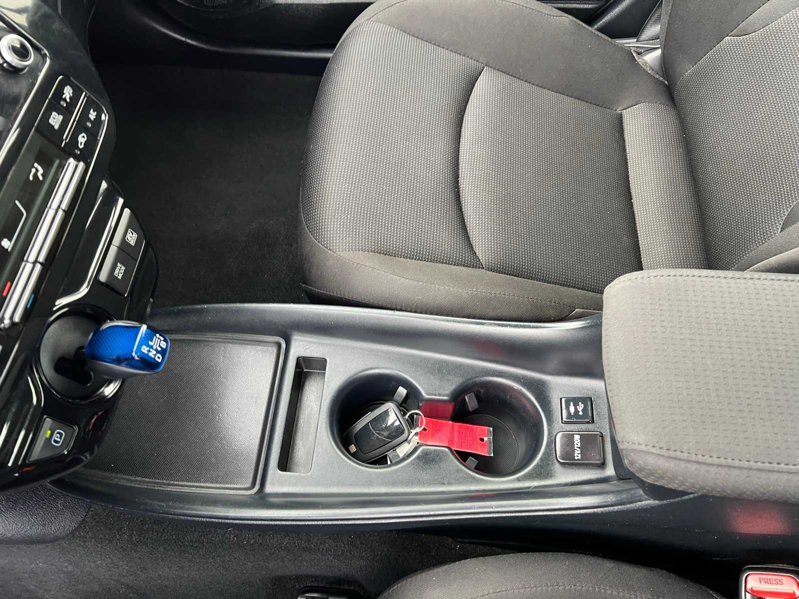 Thumbnail: 2020 Toyota Prius - 39