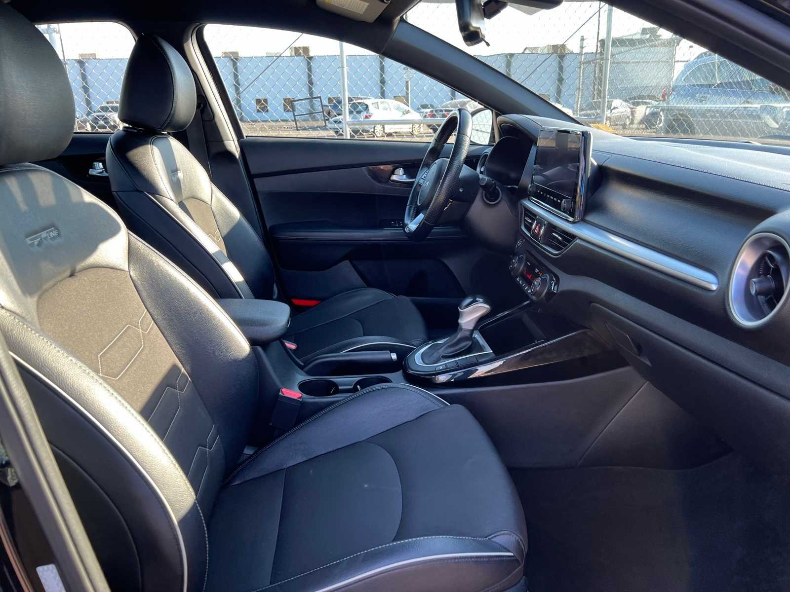 Thumbnail: 2022 Kia Forte - 27