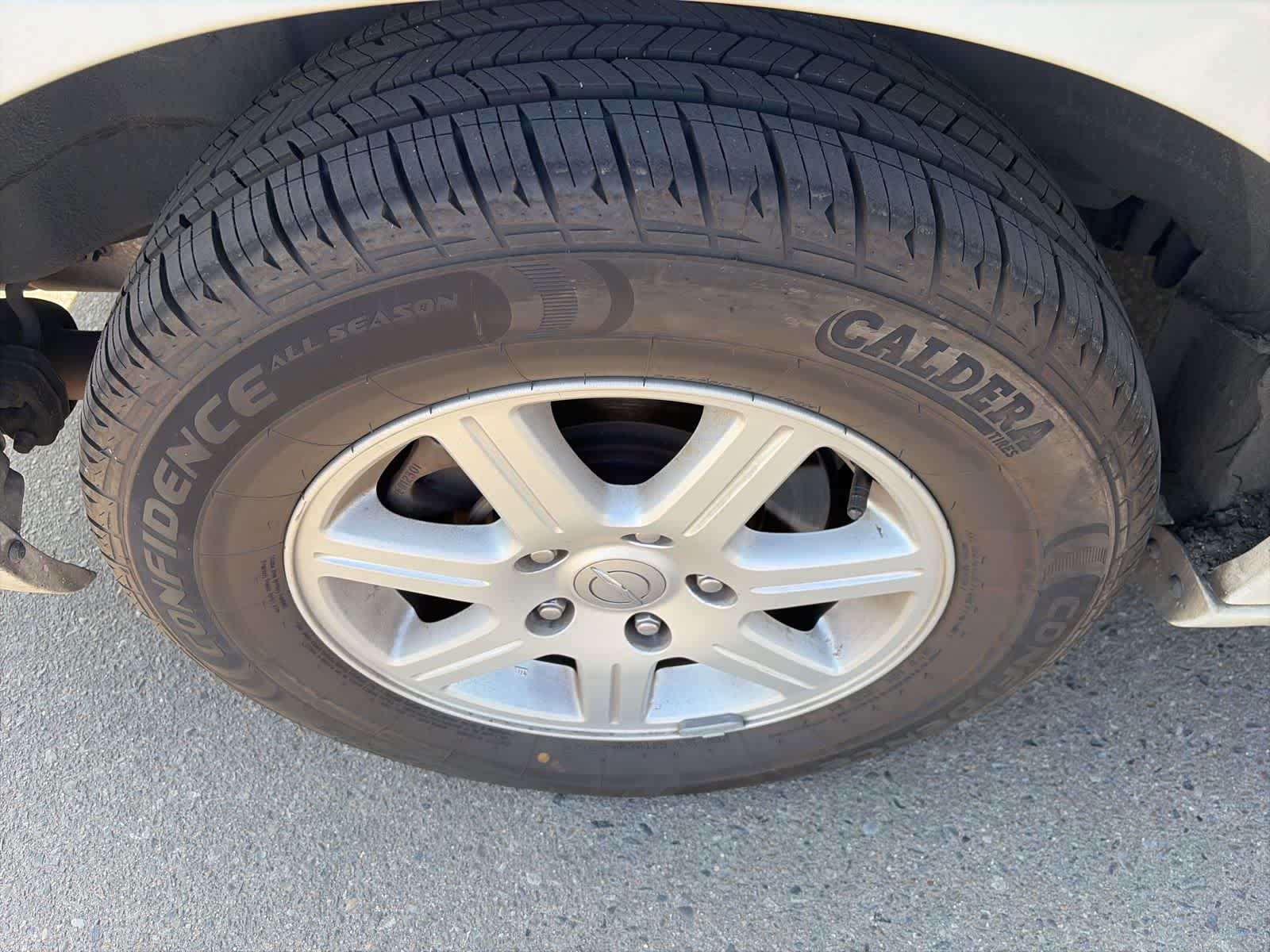 Thumbnail: 2012 Chrysler Town & Country - 11