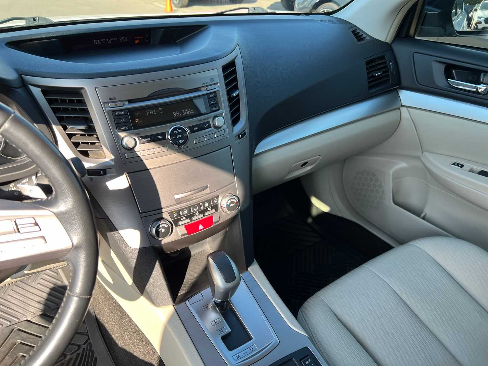 Thumbnail: 2011 Subaru Legacy - 32