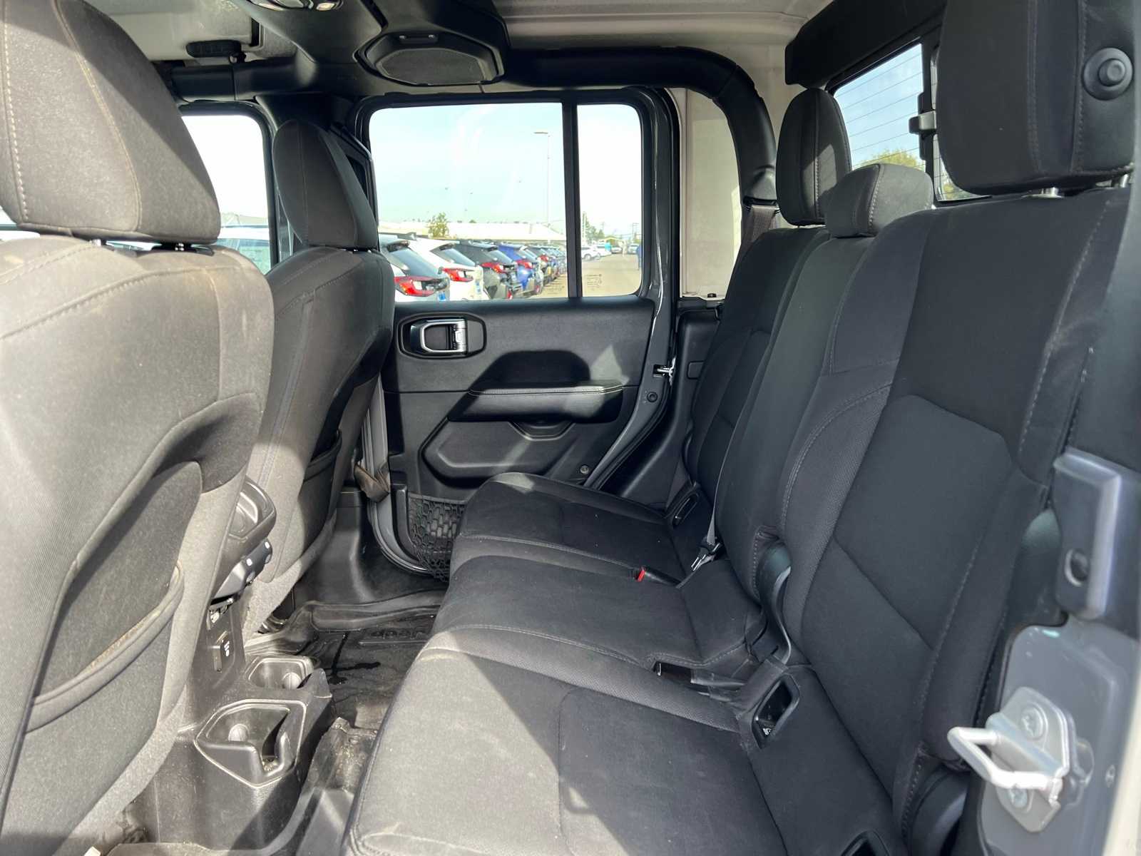 Thumbnail: 2021 Jeep Gladiator - 17