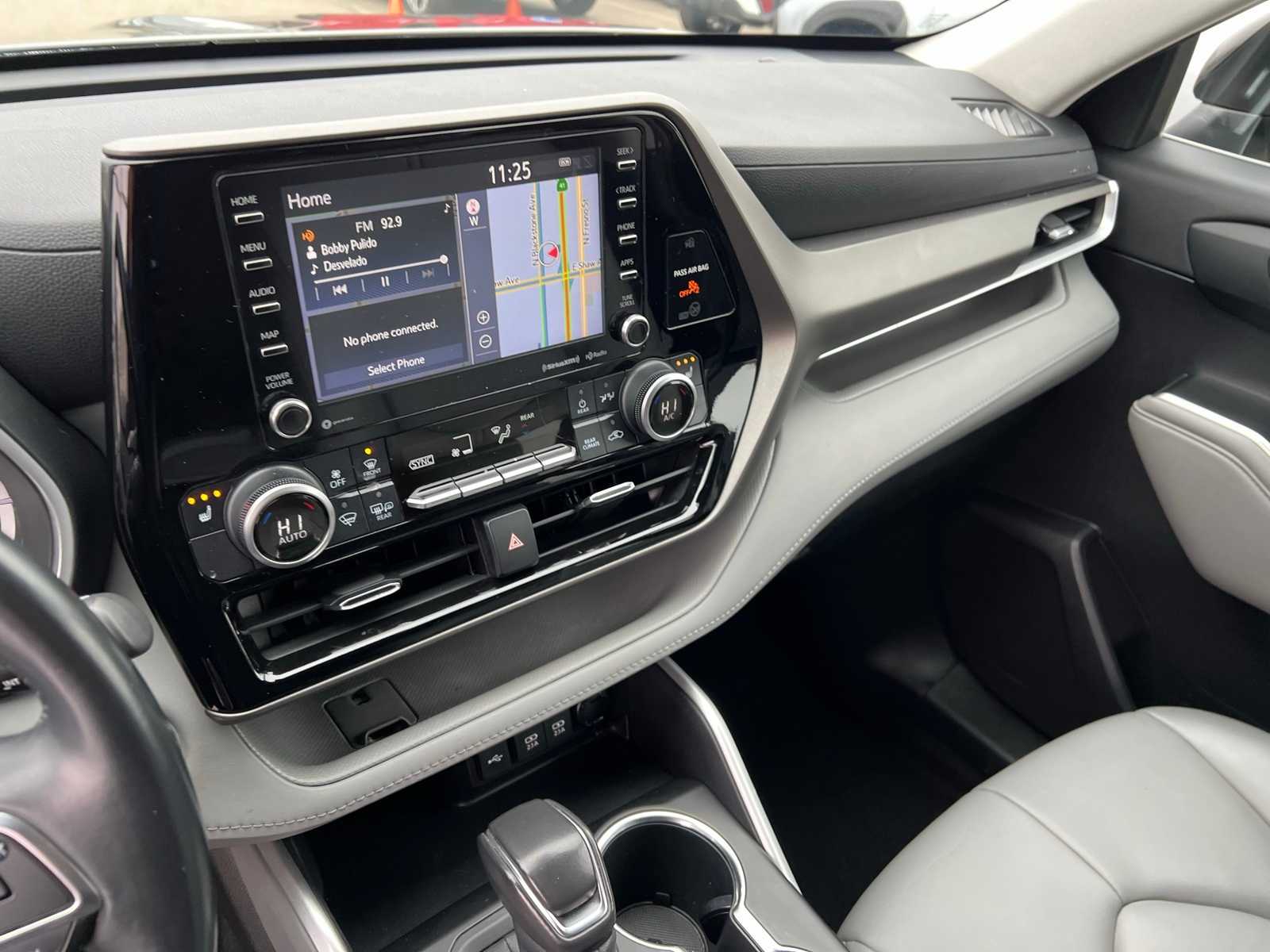 Thumbnail: 2021 Toyota Highlander - 38