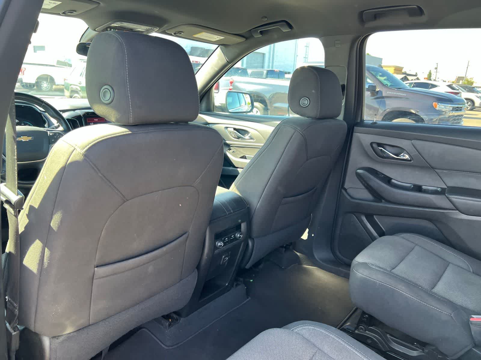 Thumbnail: 2023 Chevrolet Traverse - 18