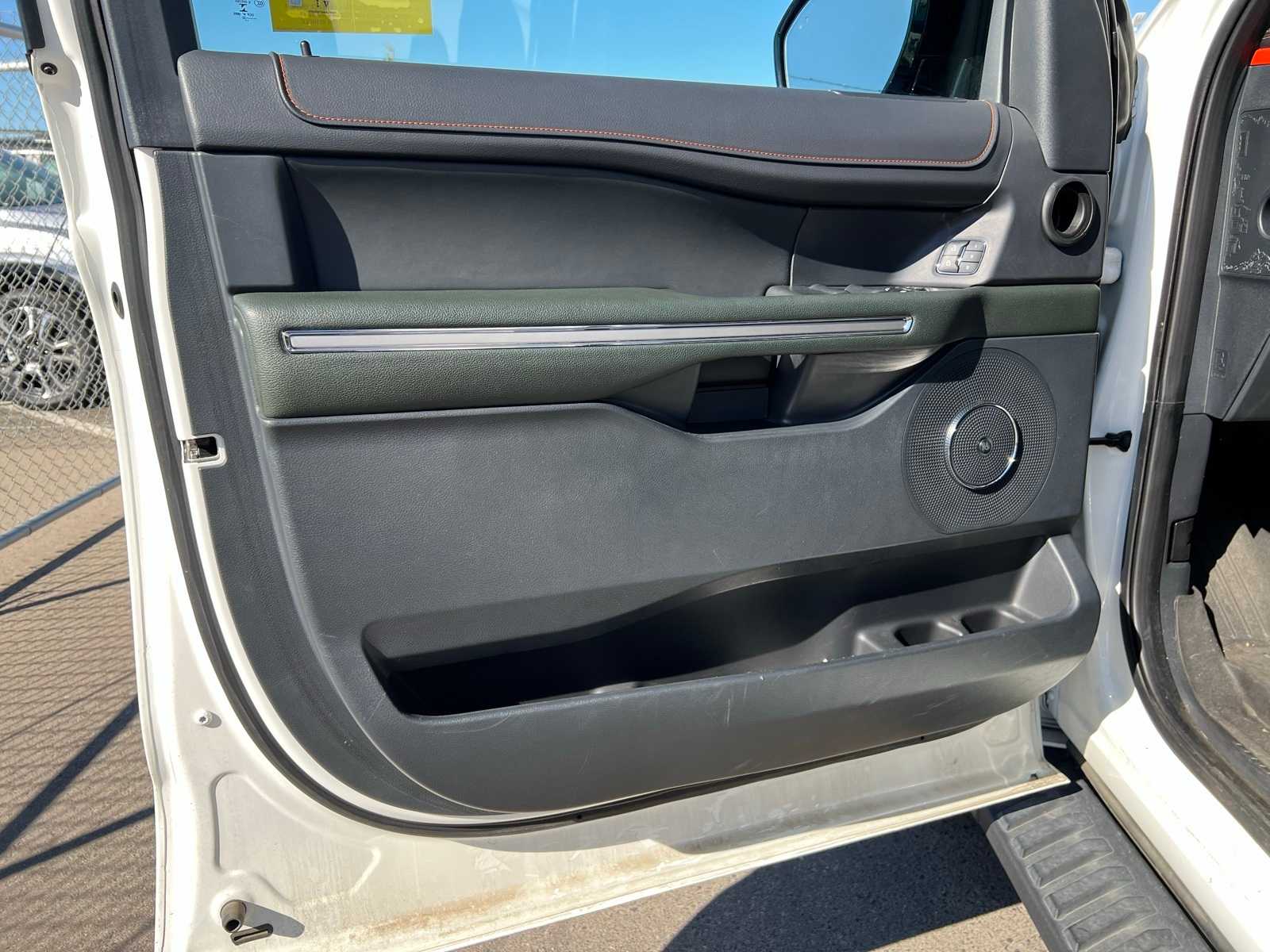 Thumbnail: 2022 Ford Expedition - 15