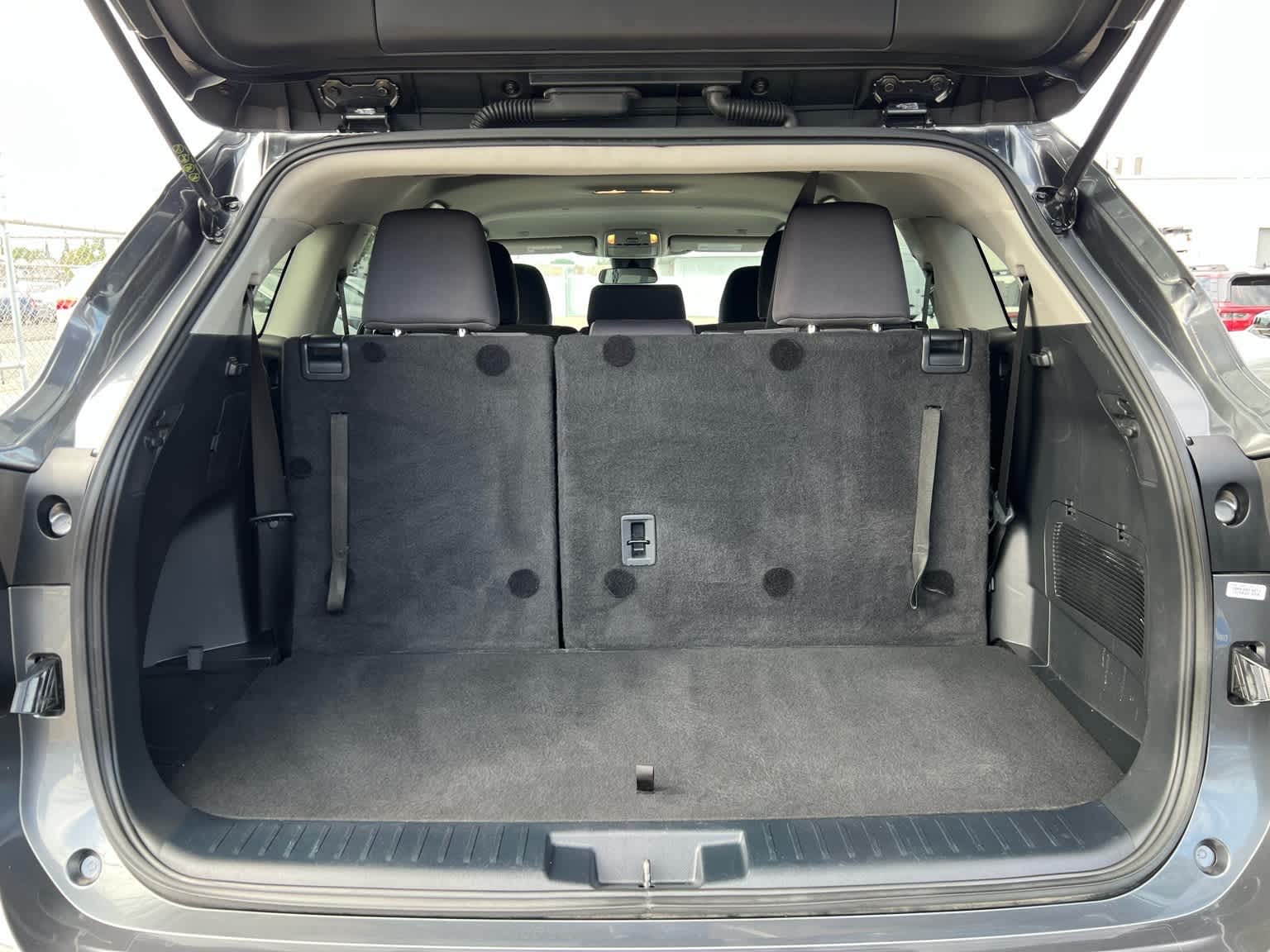 Thumbnail: 2023 Toyota Highlander - 7