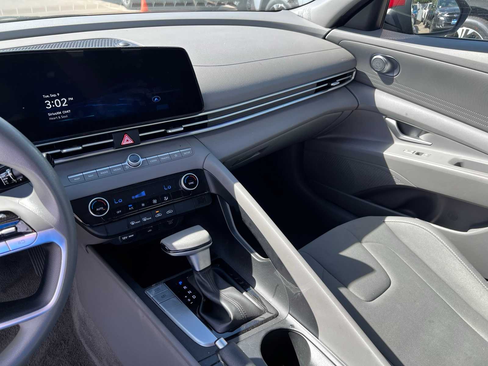 Thumbnail: 2024 Hyundai Elantra - 31