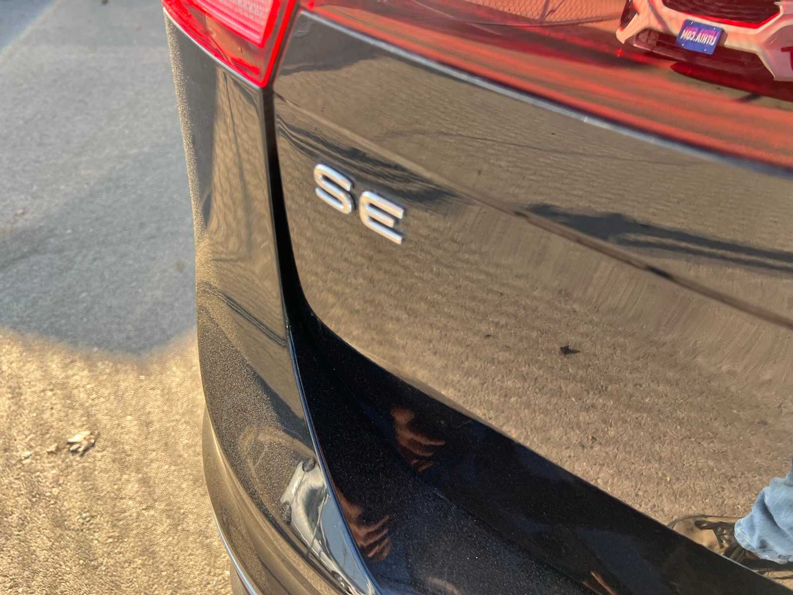 Thumbnail: 2023 Volkswagen Tiguan - 5