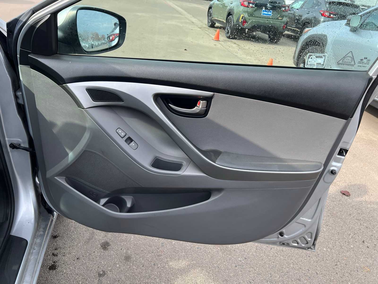 Thumbnail: 2012 Hyundai Elantra - 27