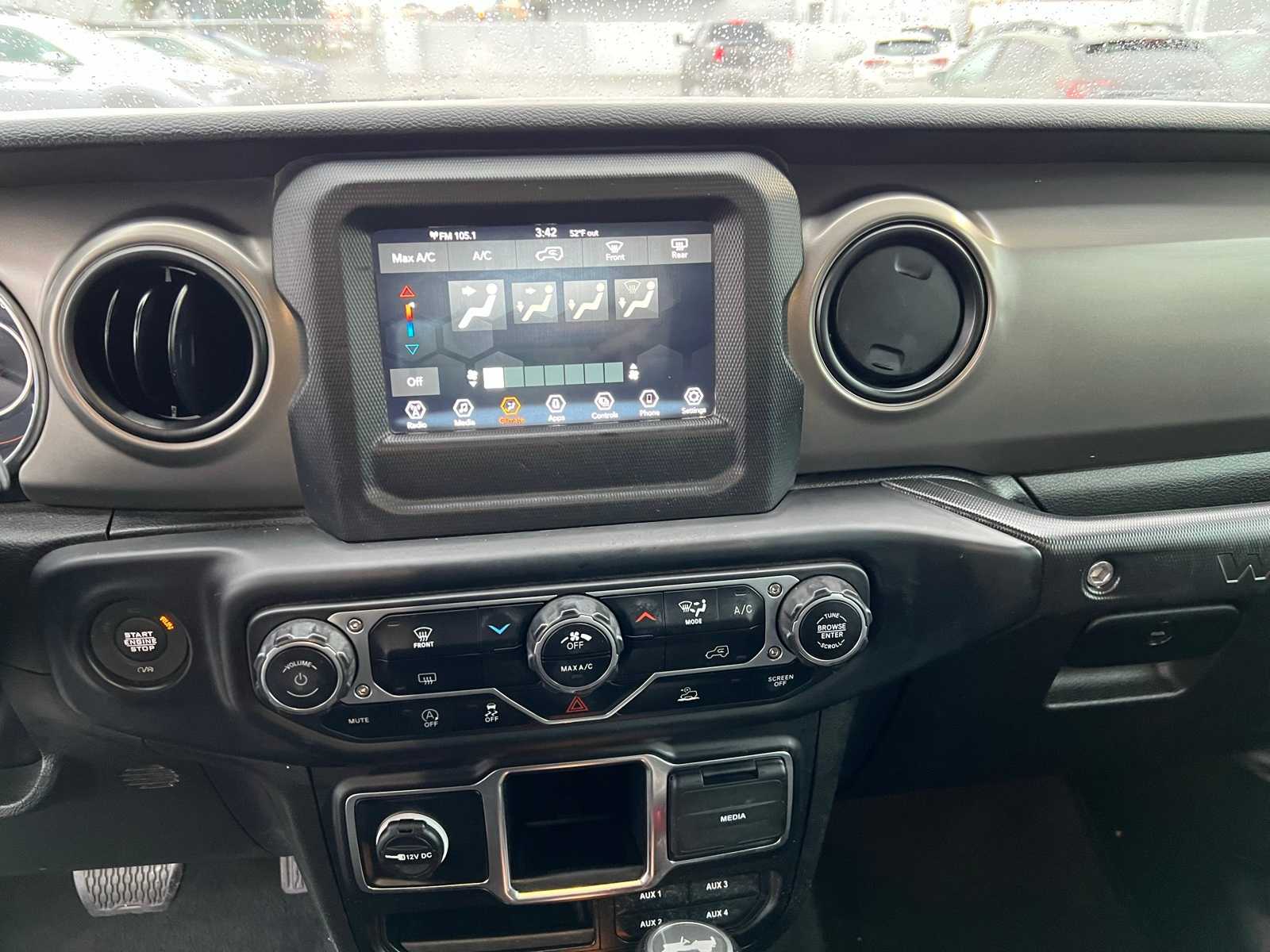 Thumbnail: 2022 Jeep Wrangler - 34