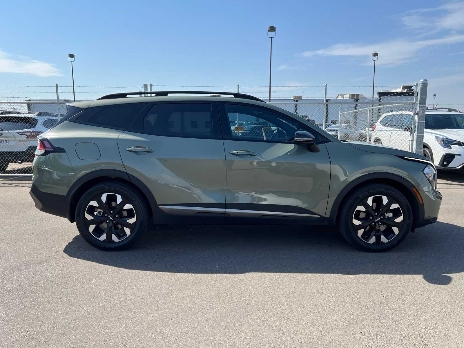 Thumbnail: 2023 Kia Sportage - 10