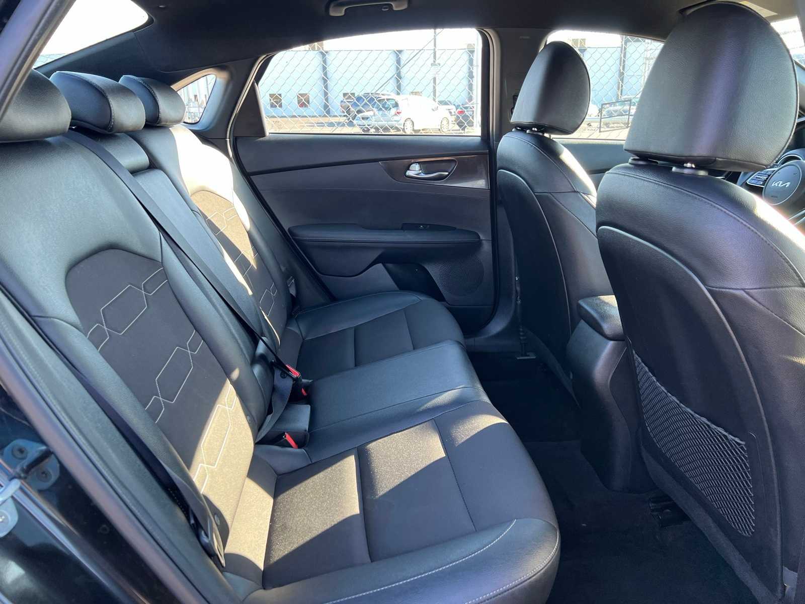 Thumbnail: 2022 Kia Forte - 23