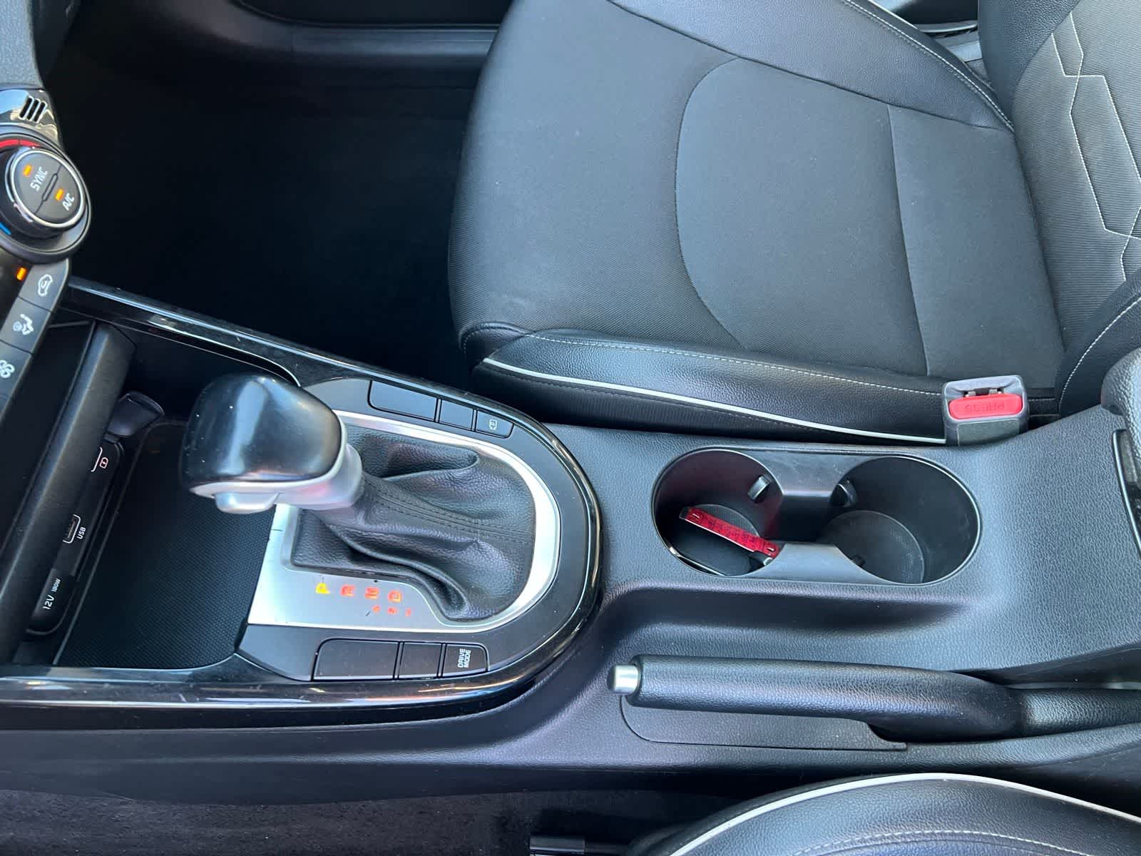 Thumbnail: 2022 Kia Forte - 39