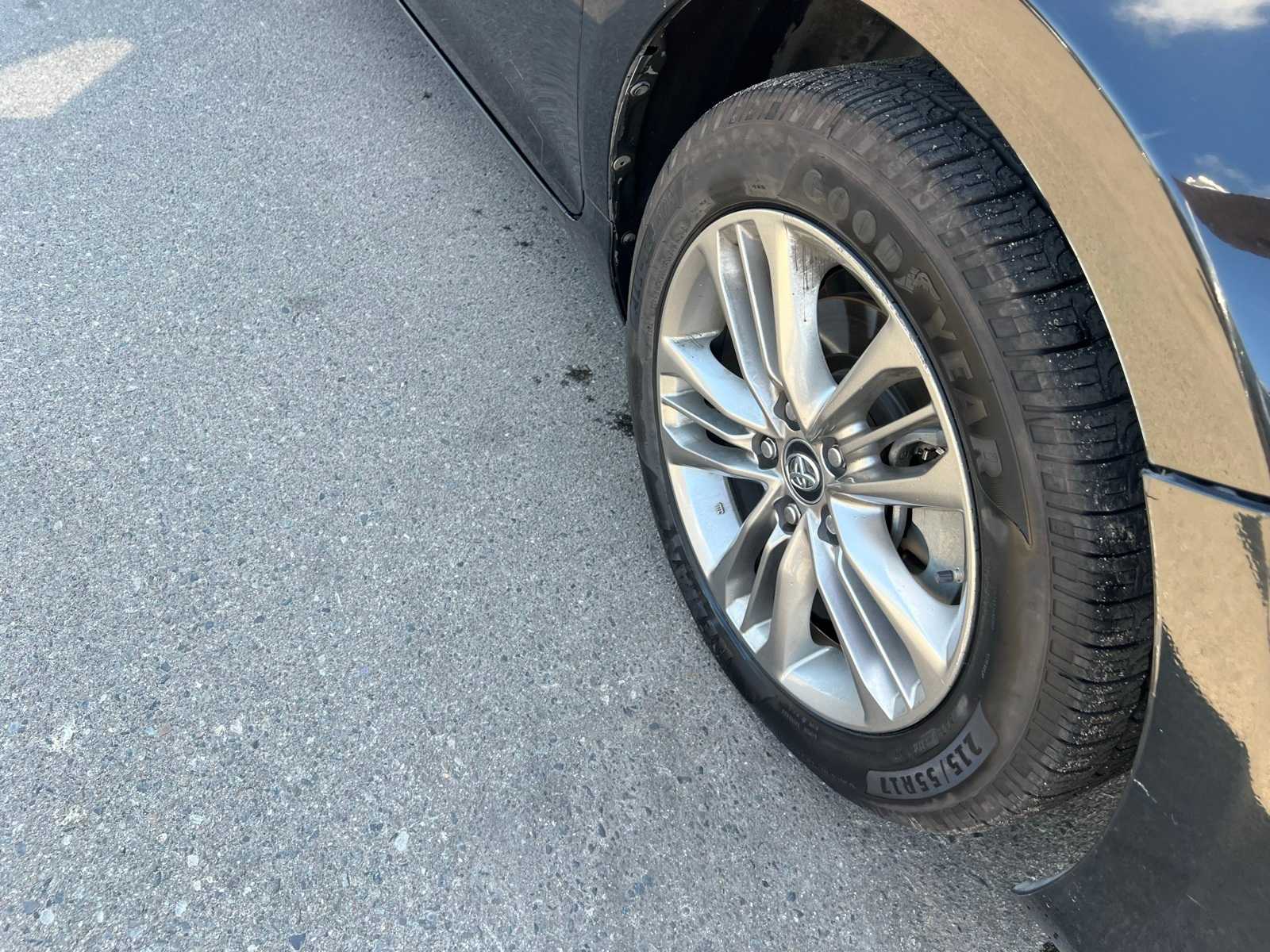 Thumbnail: 2017 Toyota Camry - 25