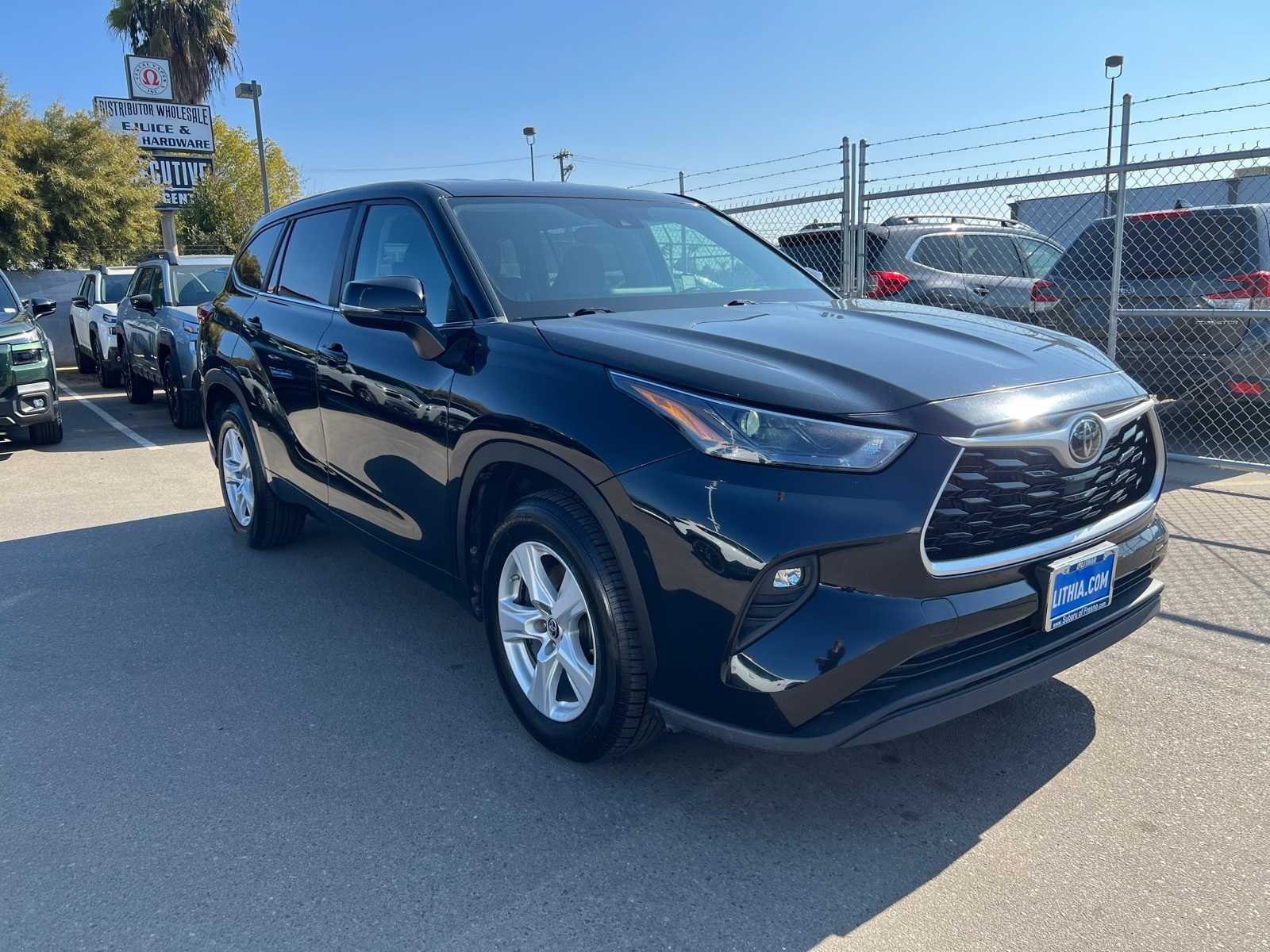 Thumbnail: 2023 Toyota Highlander - 11