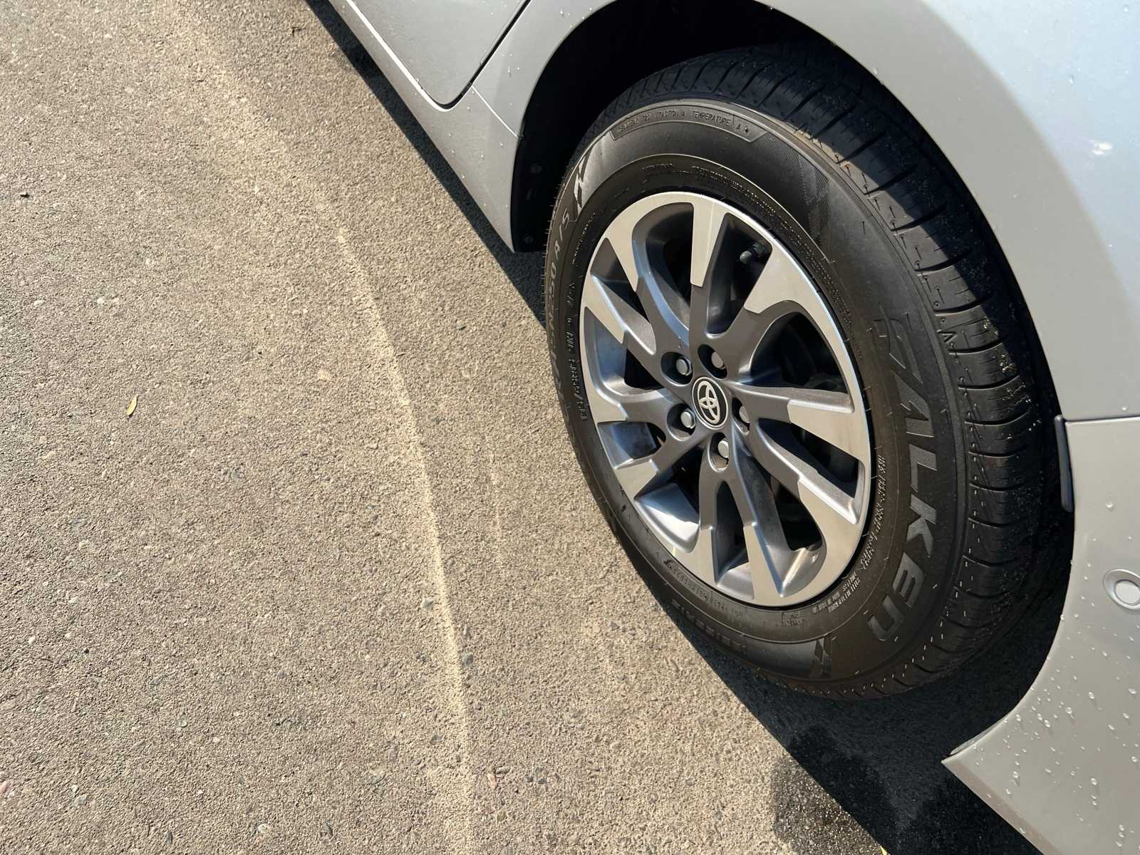 Thumbnail: 2019 Toyota Prius - 17