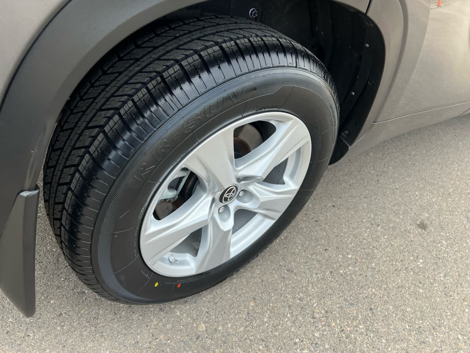 Thumbnail: 2023 Toyota Highlander - 20