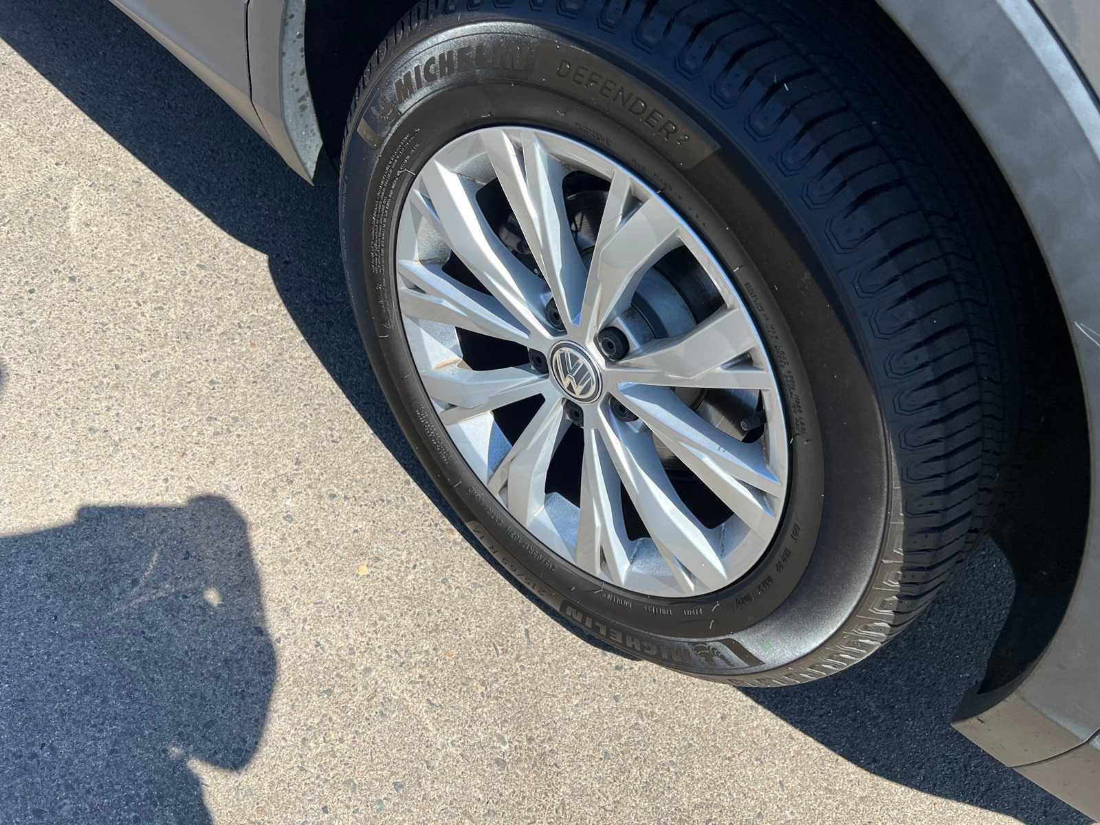 2018 Volkswagen Tiguan SE 17