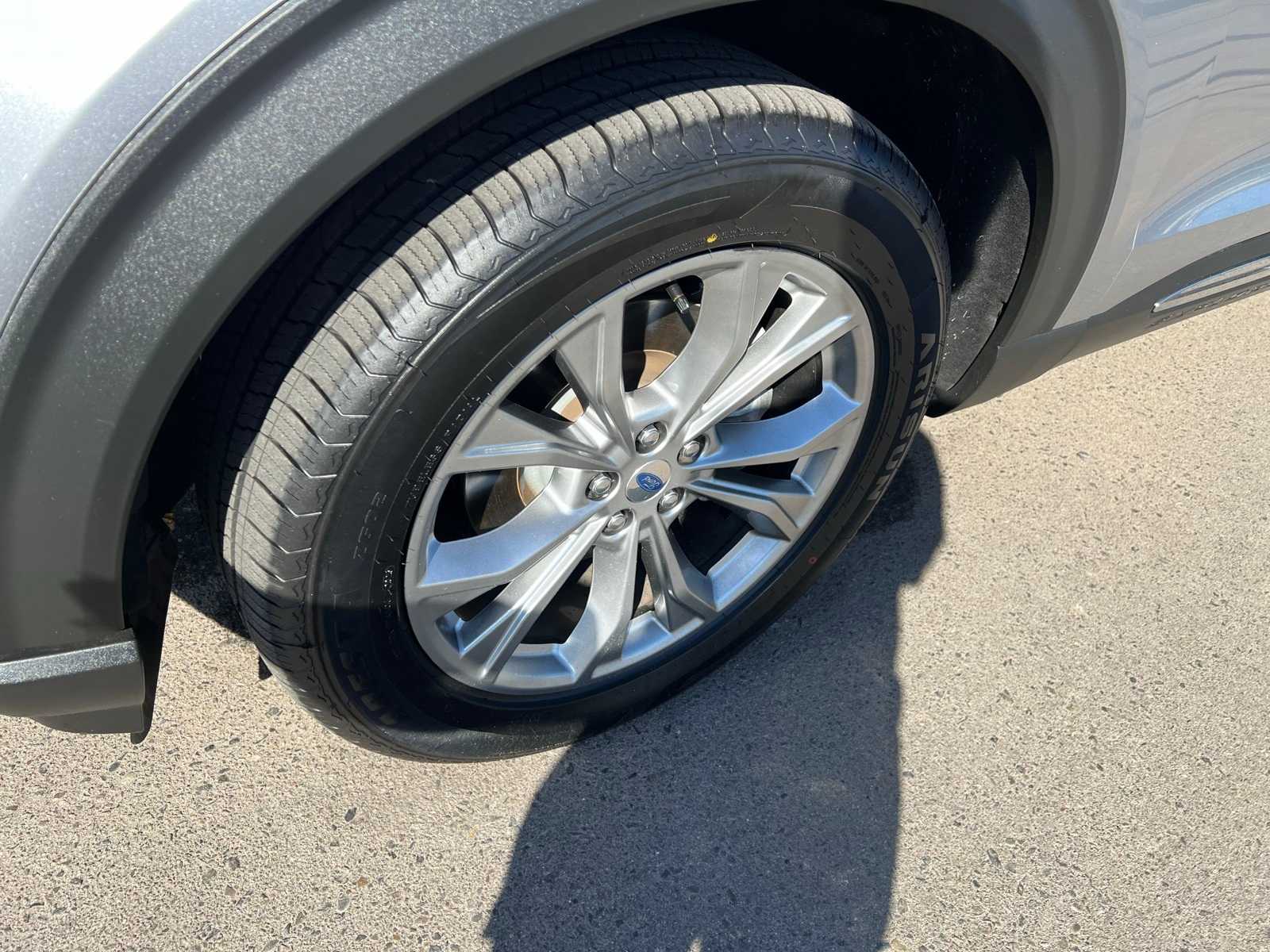 Thumbnail: 2021 Ford Explorer - 13