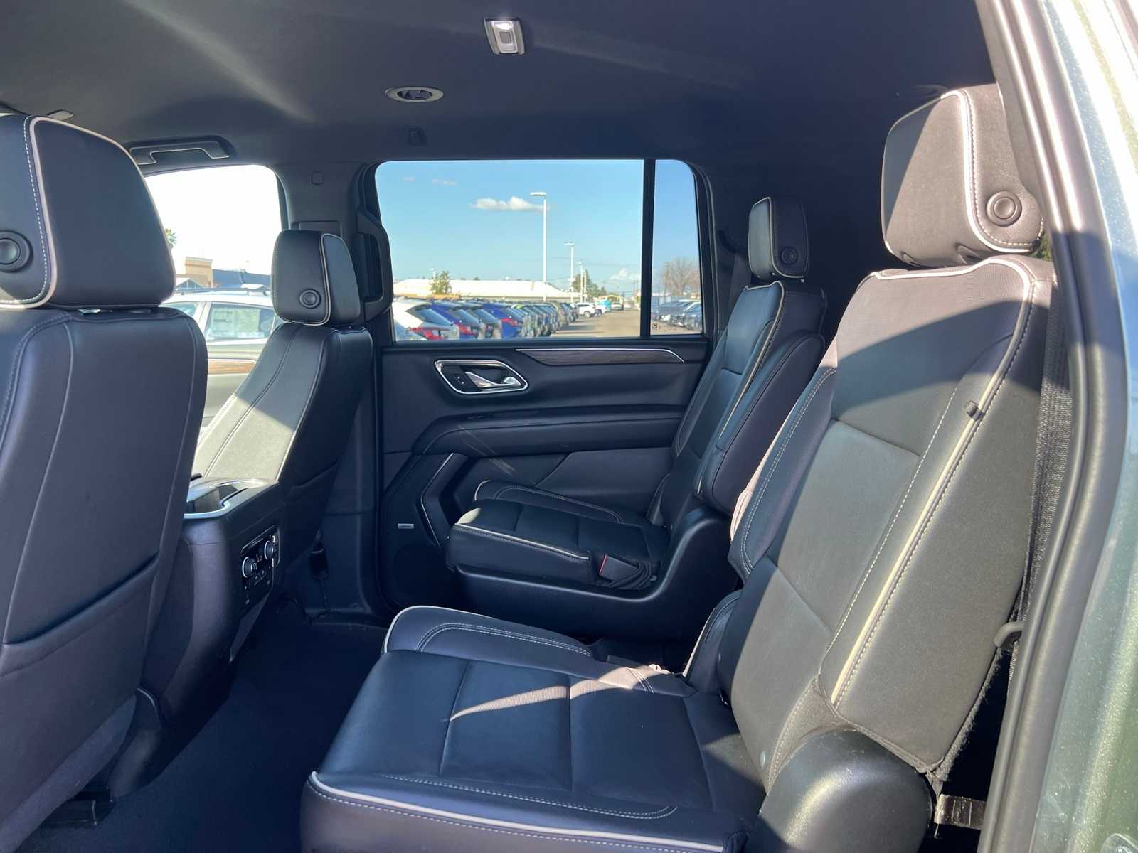 Thumbnail: 2023 Chevrolet Suburban - 18