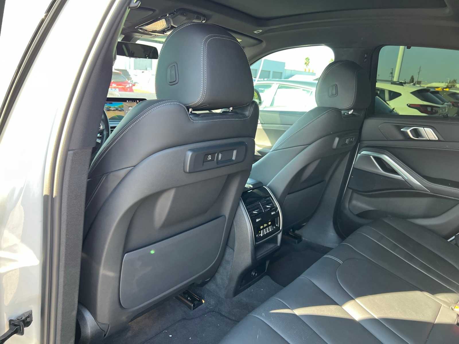 Thumbnail: 2022 BMW X6 - 18