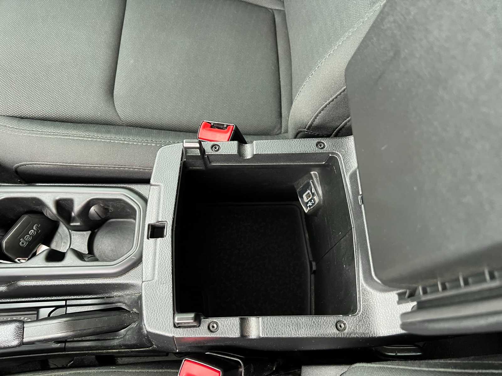 Thumbnail: 2020 Jeep Wrangler - 39