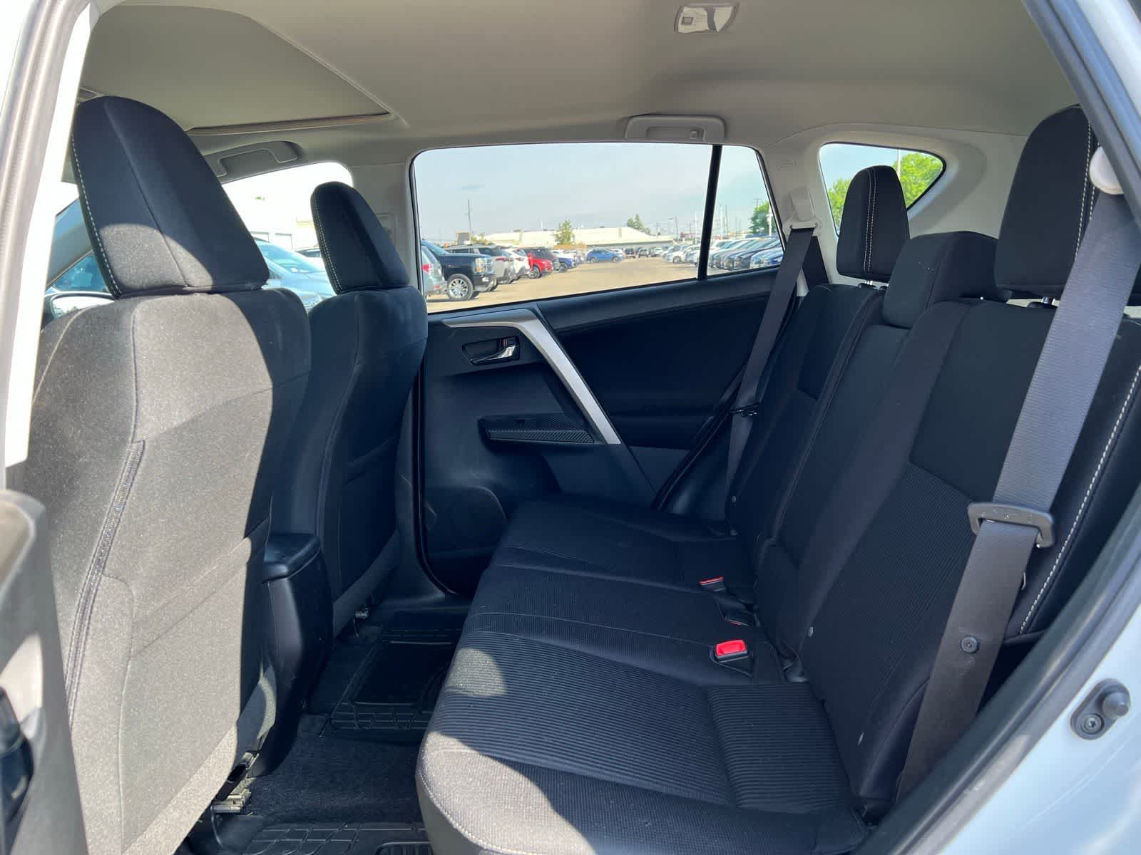 Thumbnail: 2015 Toyota RAV4 - 19