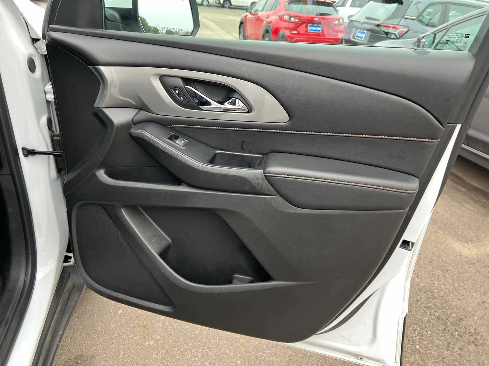 Thumbnail: 2021 Chevrolet Traverse - 27