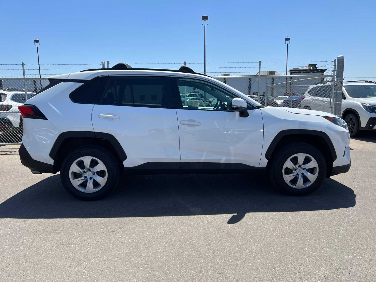 Thumbnail: 2021 Toyota RAV4 - 10