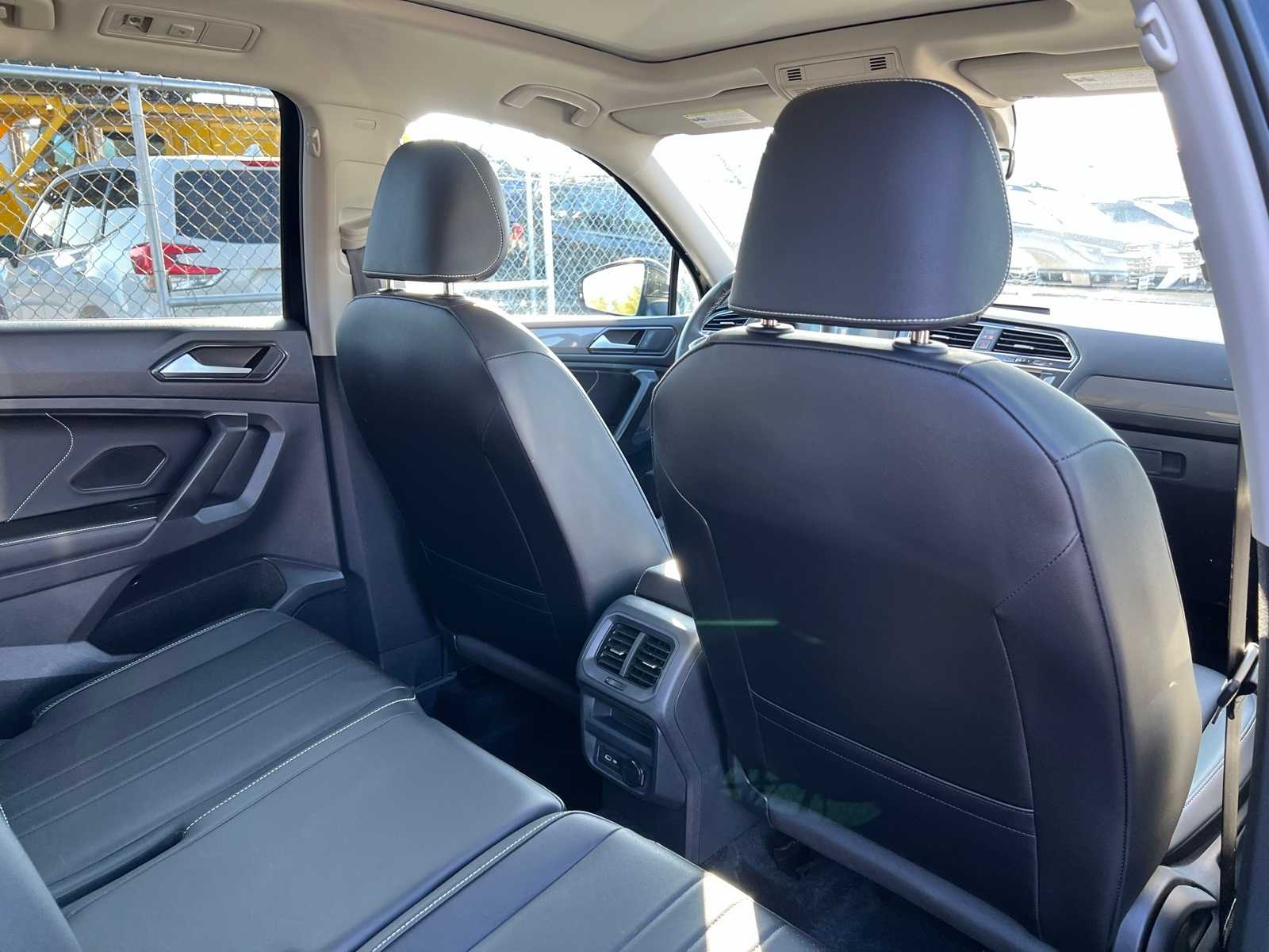 Thumbnail: 2023 Volkswagen Tiguan - 21