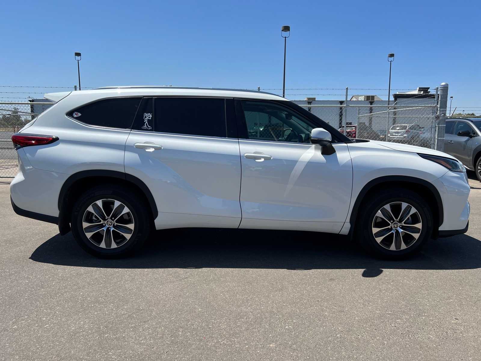 Thumbnail: 2021 Toyota Highlander - 10