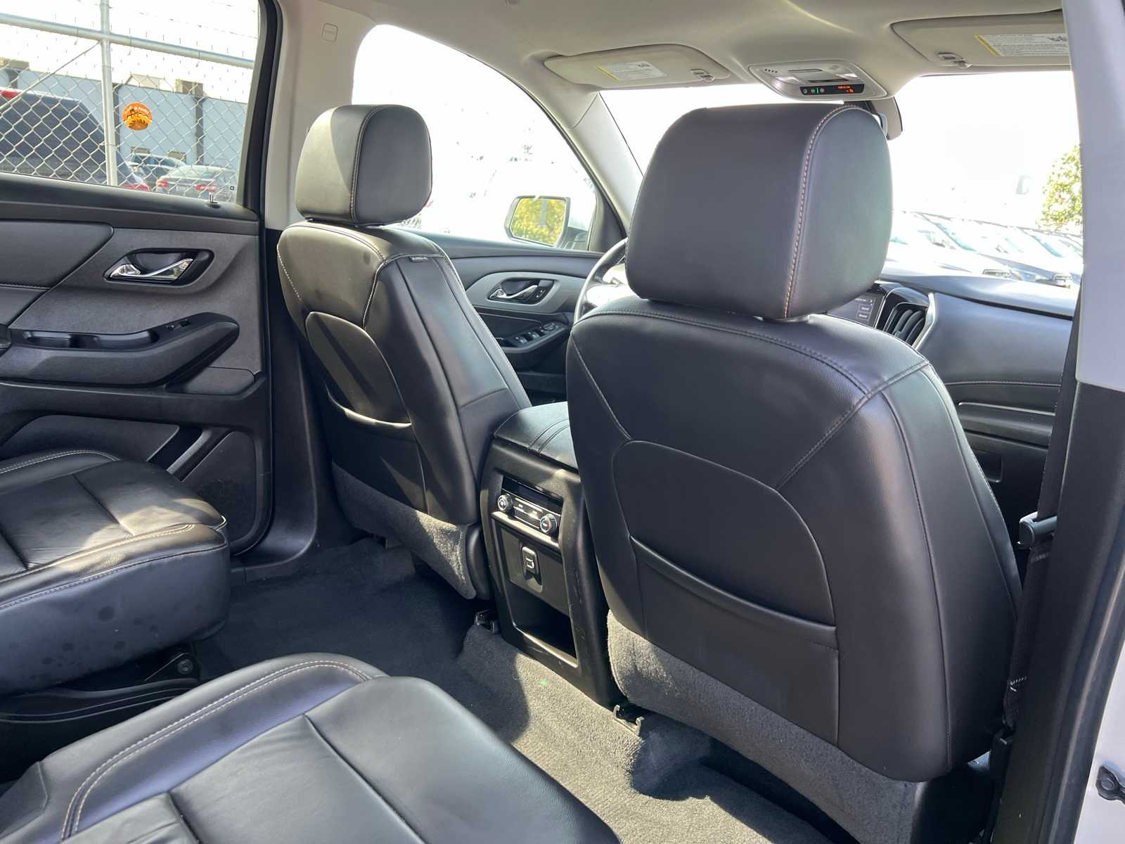 Thumbnail: 2021 Chevrolet Traverse - 21