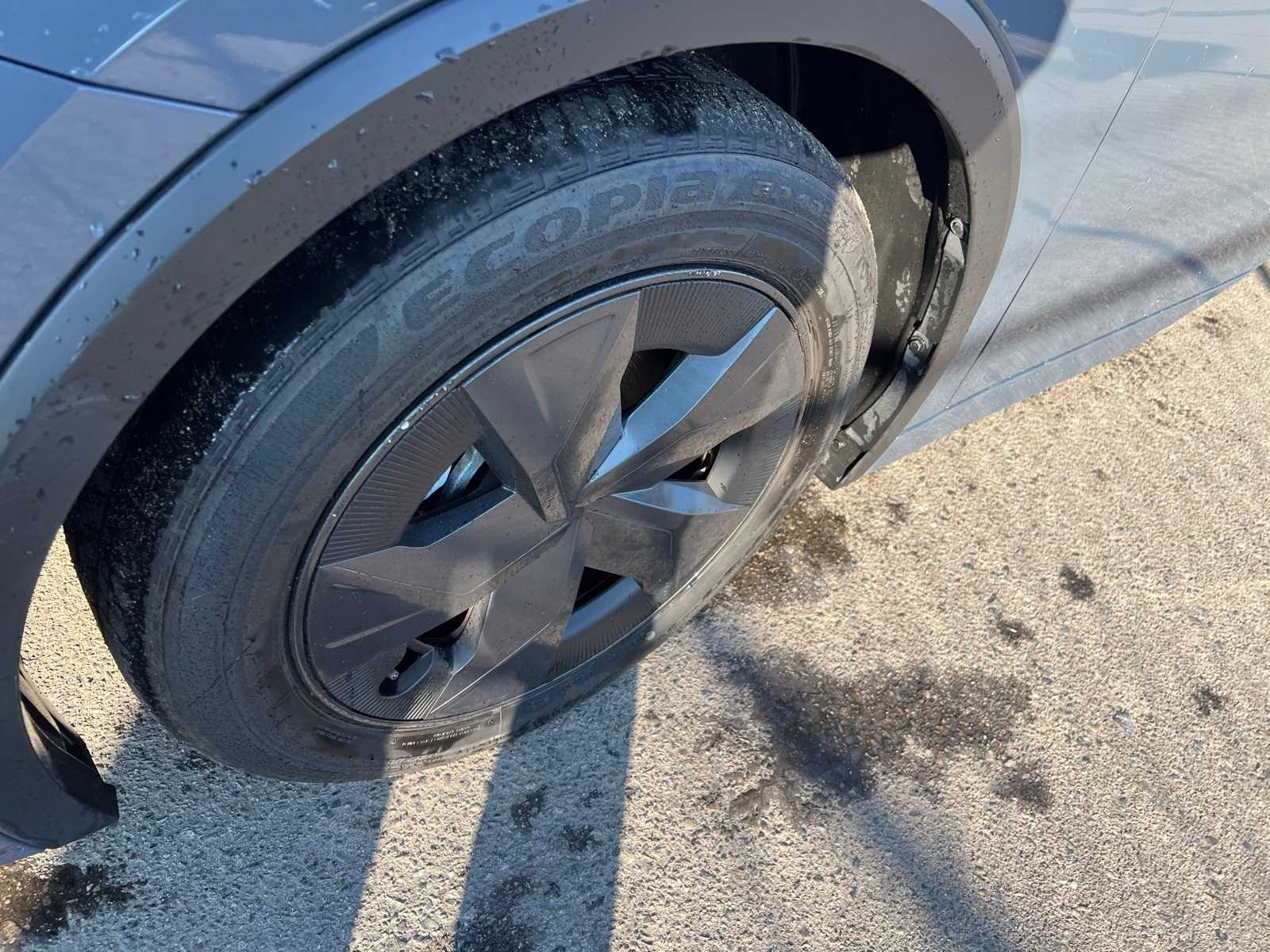 Thumbnail: 2024 Toyota Prius - 13