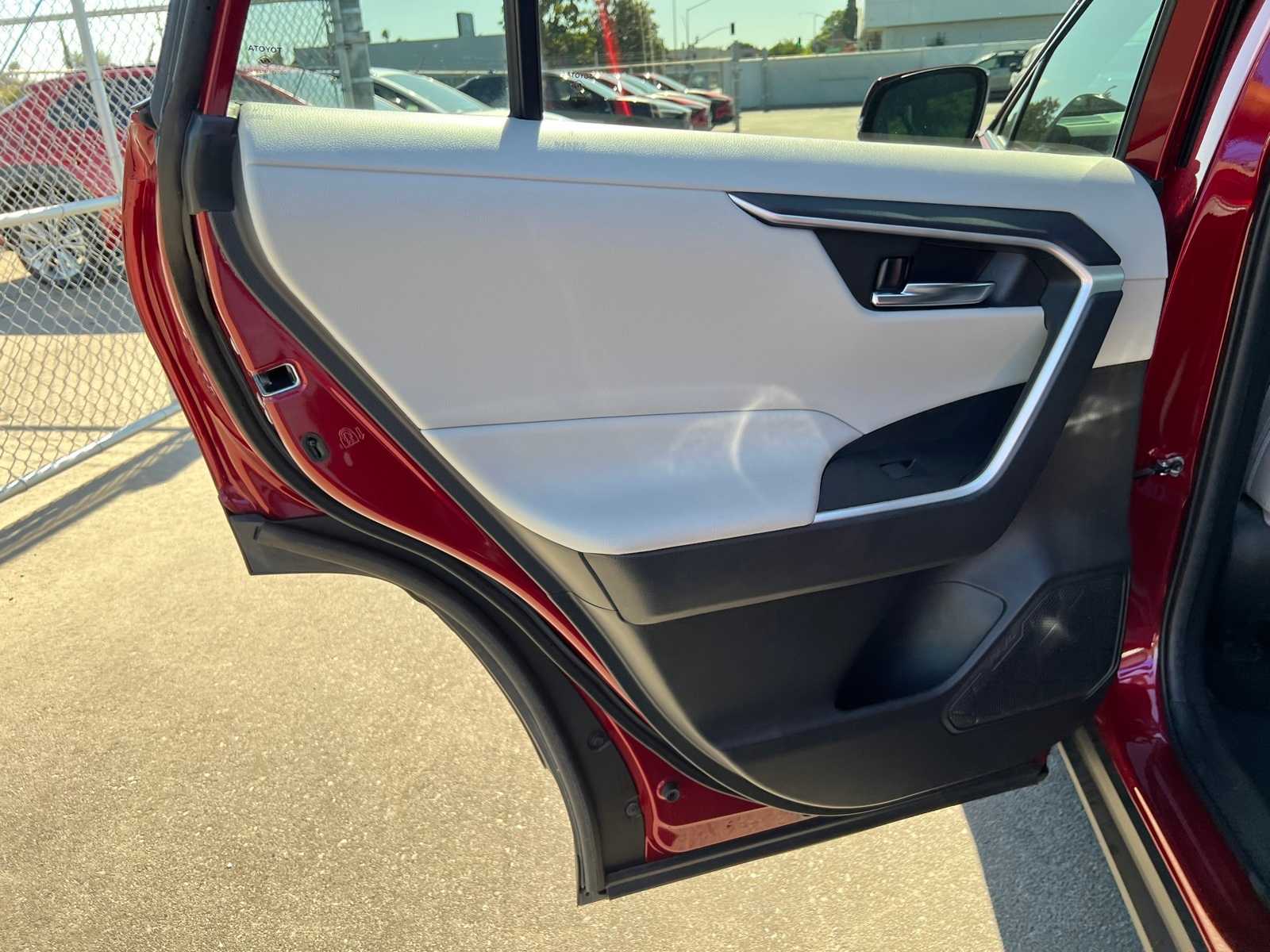 Thumbnail: 2021 Toyota RAV4 - 19