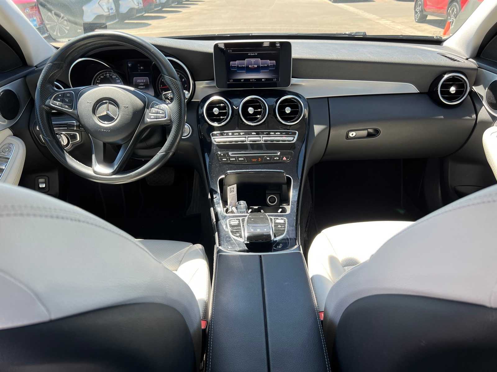 Thumbnail: 2016 Mercedes-Benz C-Class - 27
