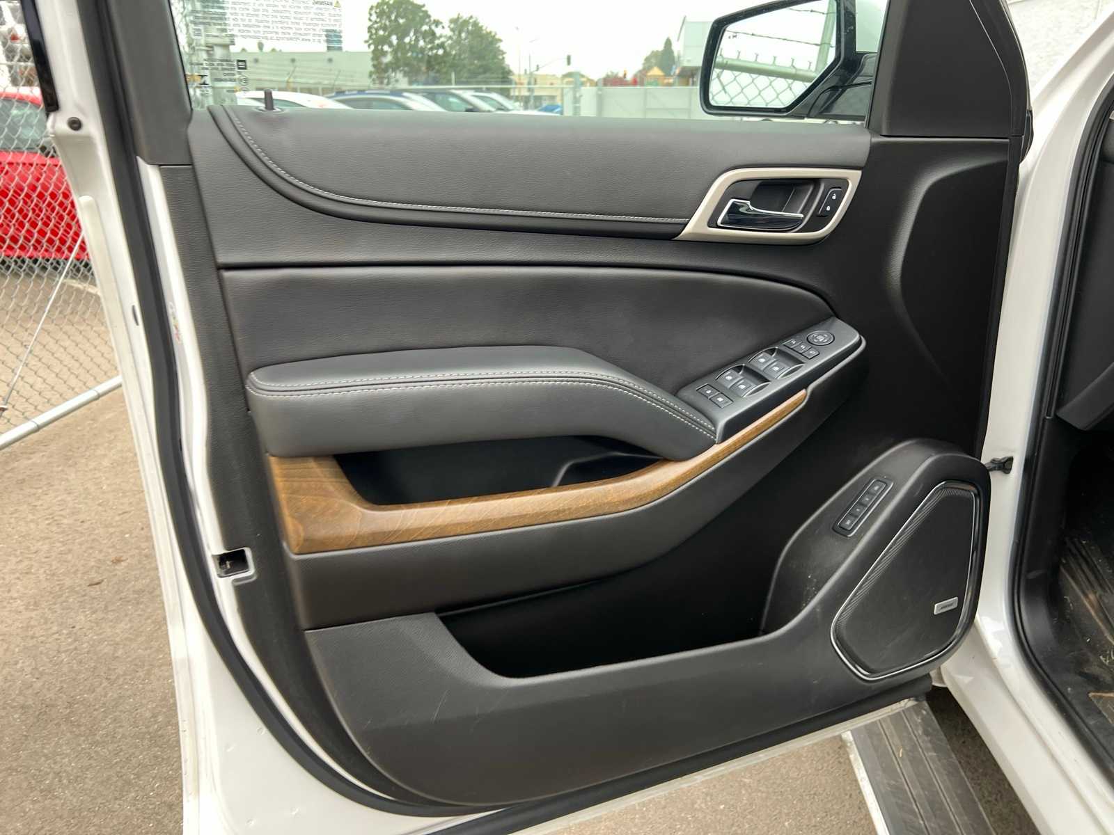 Thumbnail: 2020 GMC Yukon - 16