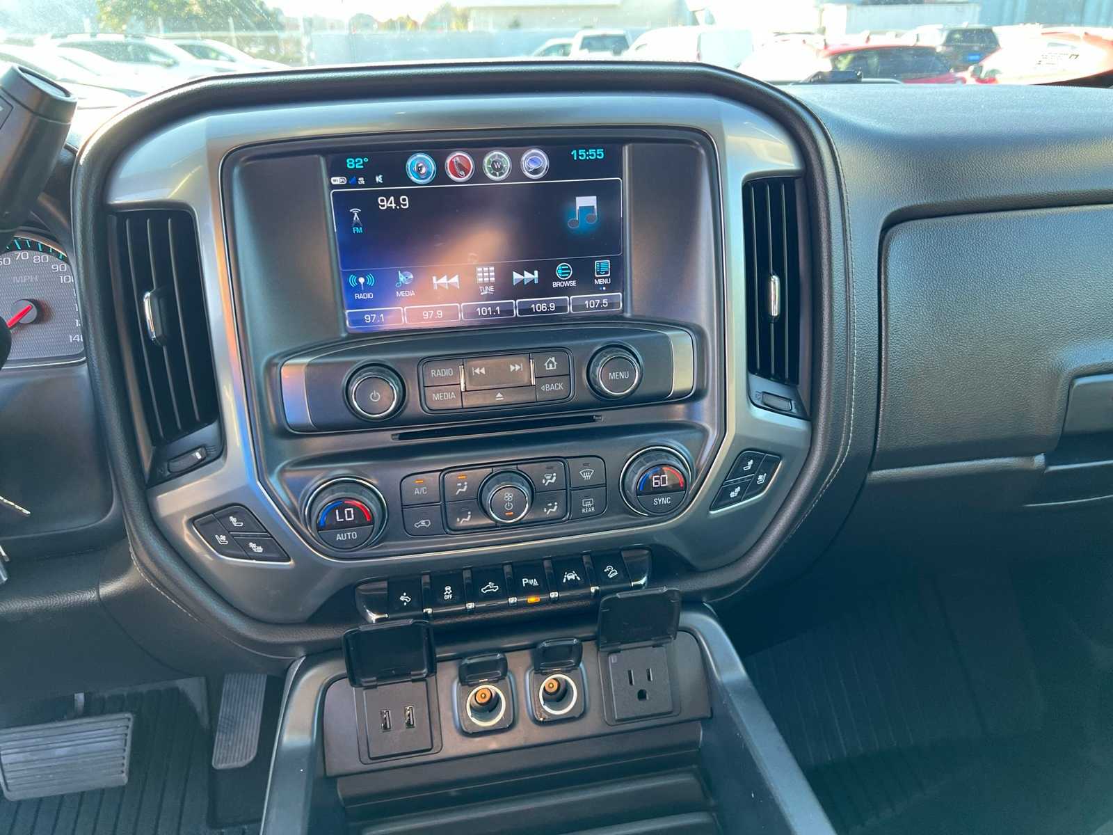 Thumbnail: 2018 Chevrolet Silverado 1500 - 36