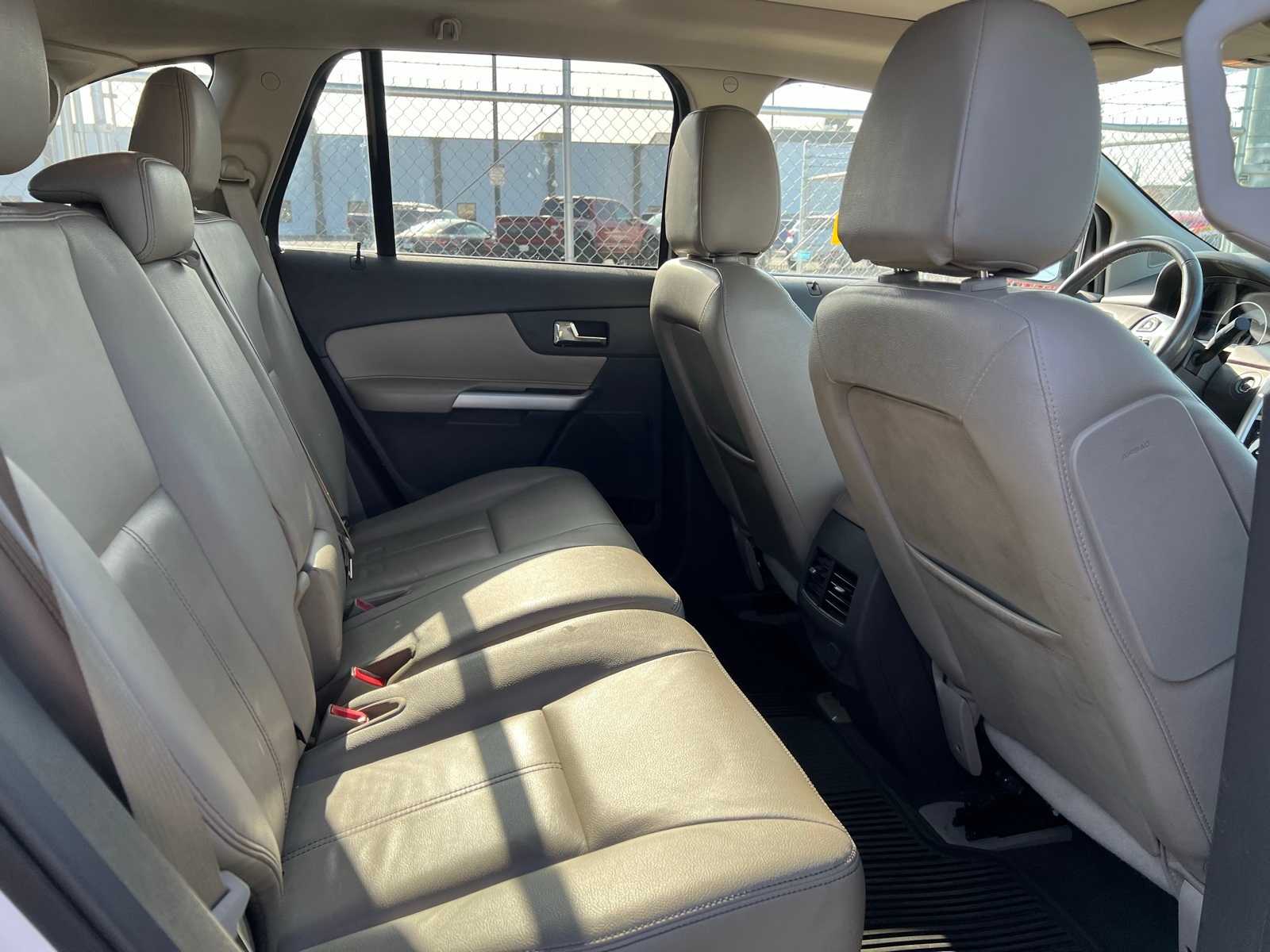 Thumbnail: 2013 Ford Edge - 23