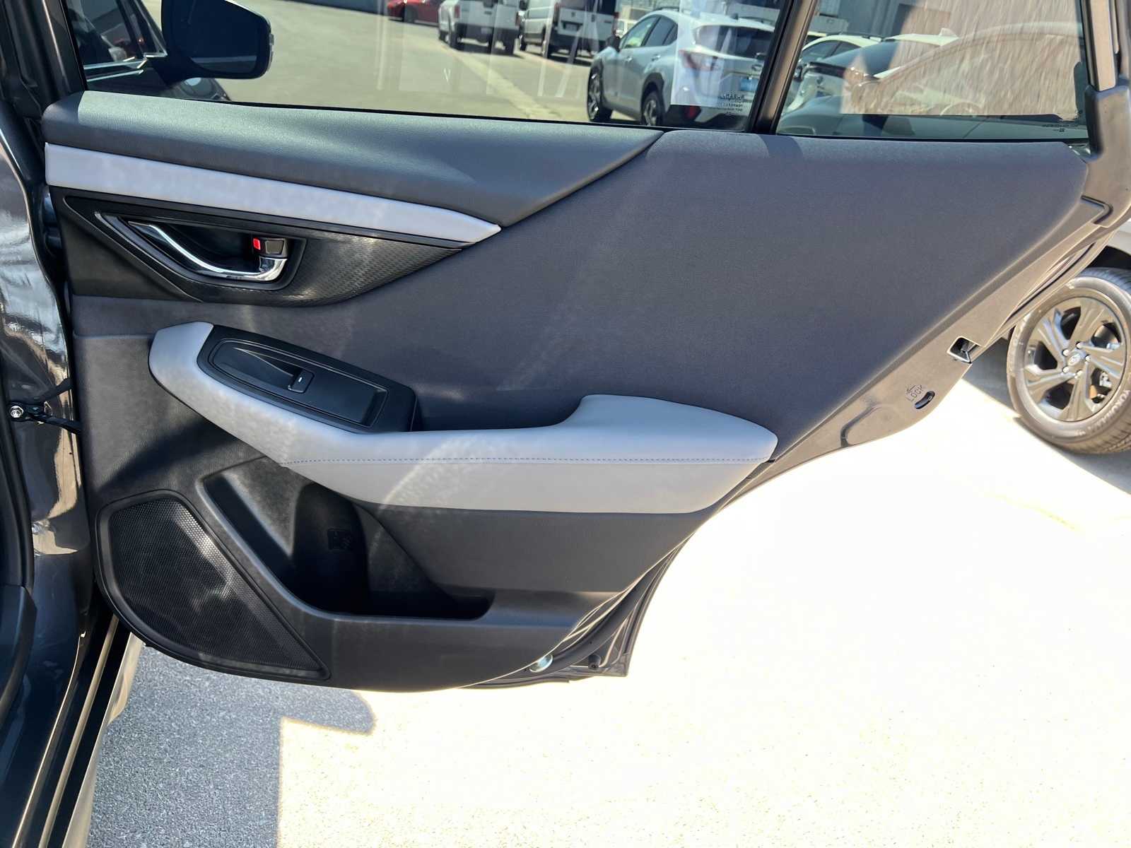 2023 Subaru Outback Premium 24