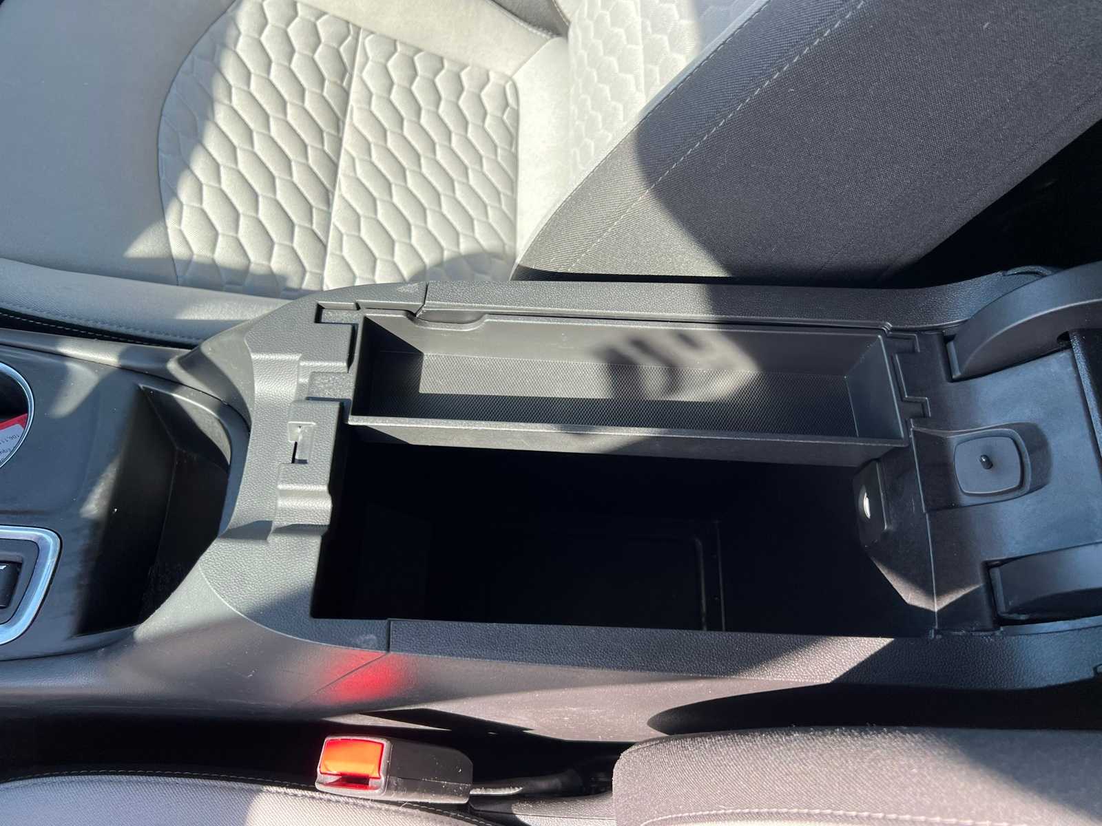 Thumbnail: 2020 Chevrolet Equinox - 40