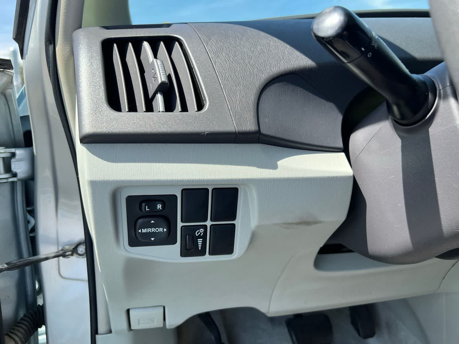 Thumbnail: 2010 Toyota Prius - 29