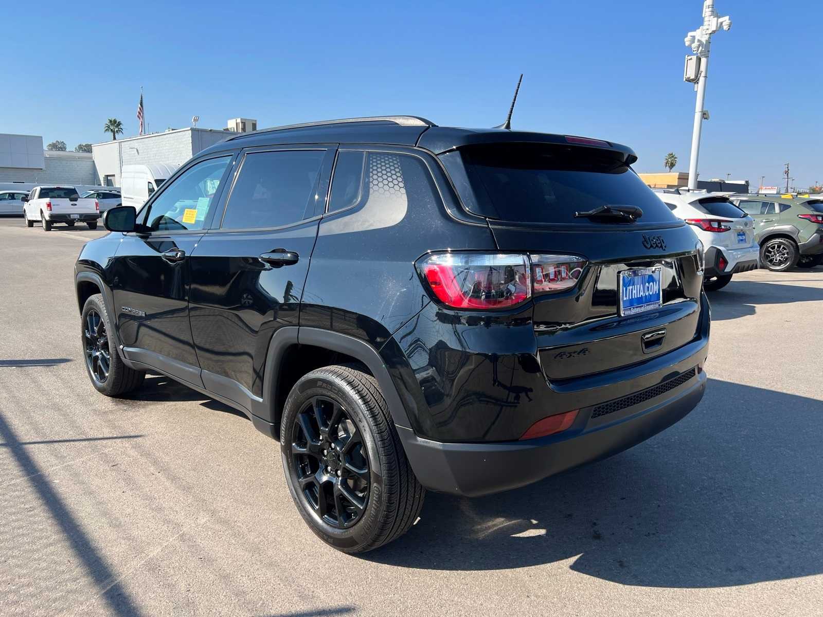 Thumbnail: 2022 Jeep Compass - 3