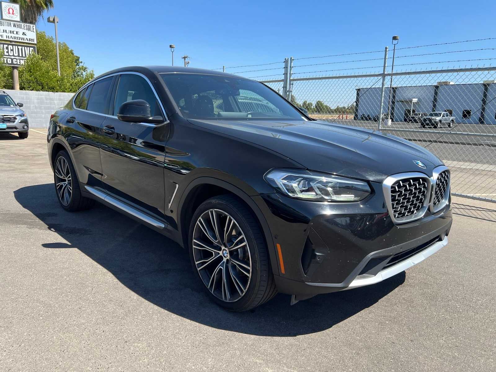 Thumbnail: 2023 BMW X4 - 11