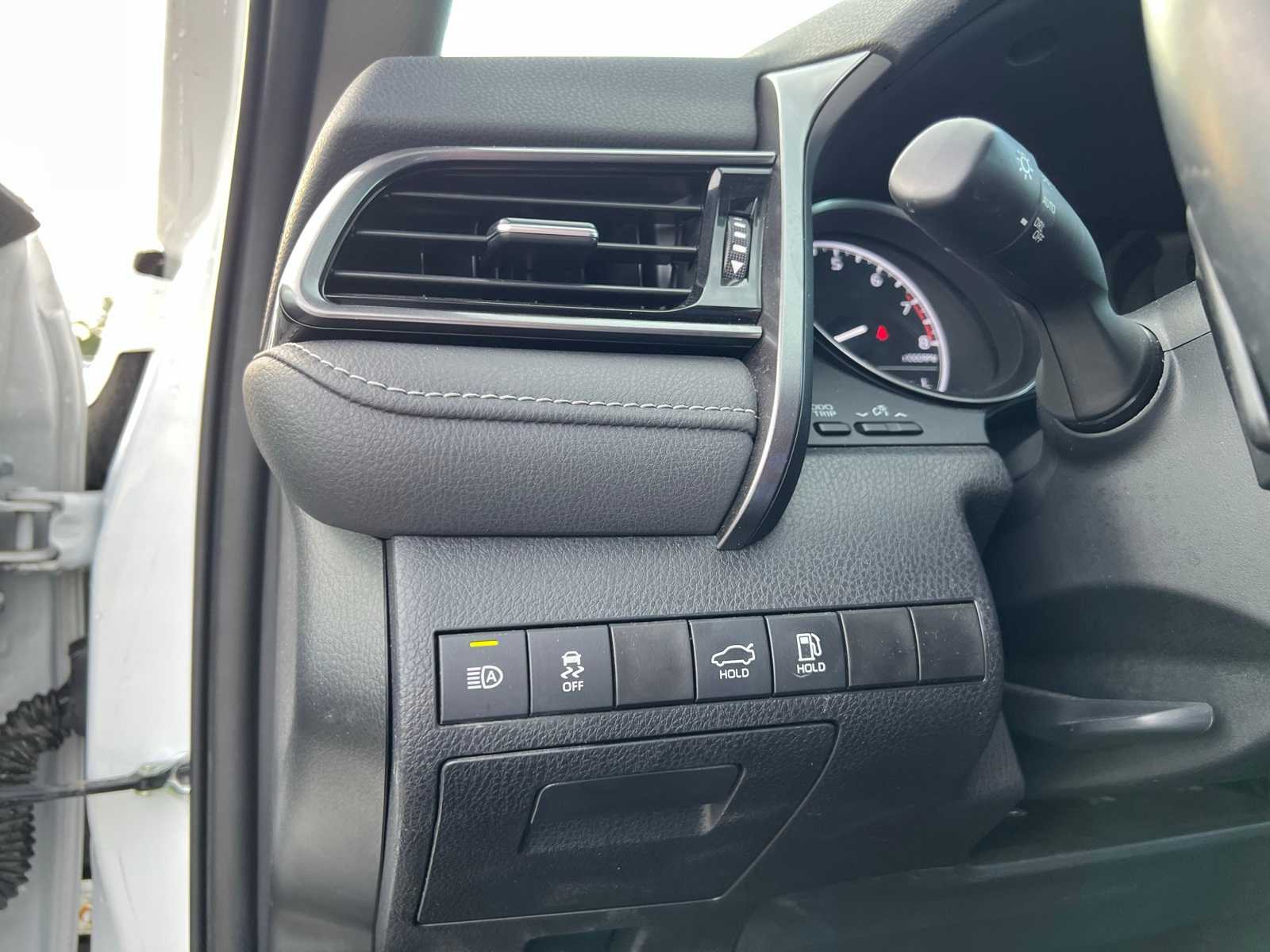 Thumbnail: 2023 Toyota Camry - 28